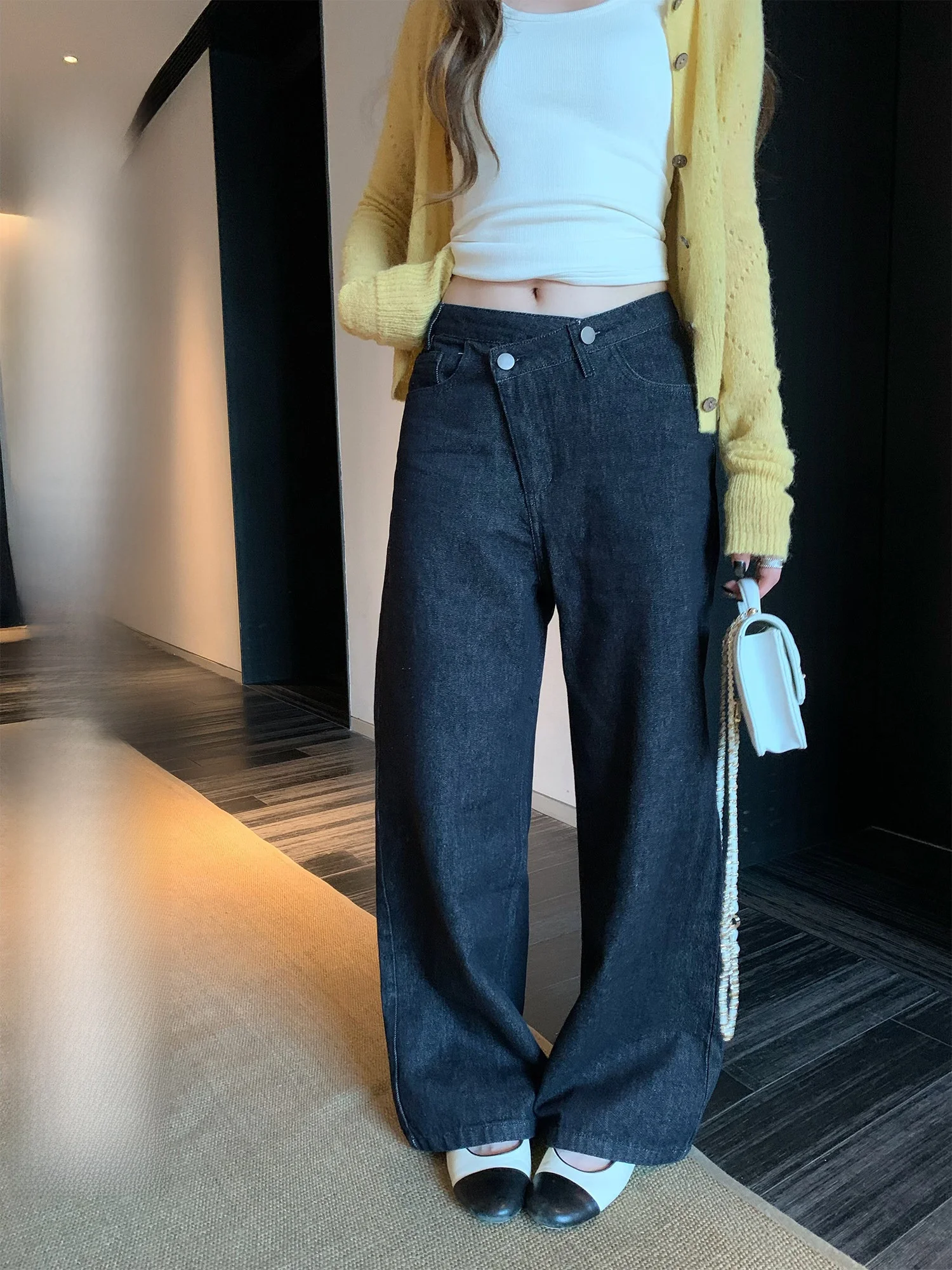 Hhyii High Waist Wide Leg Jeans Women's Spring Summer Casual Versatile Floor-Length Asymmetrical Design Original Blue Color
Hhyii High Waist Wide Leg Jeans Women's Spring Summer Casual Versatile Floor-Length Asymmetrical Design Original Blue Color