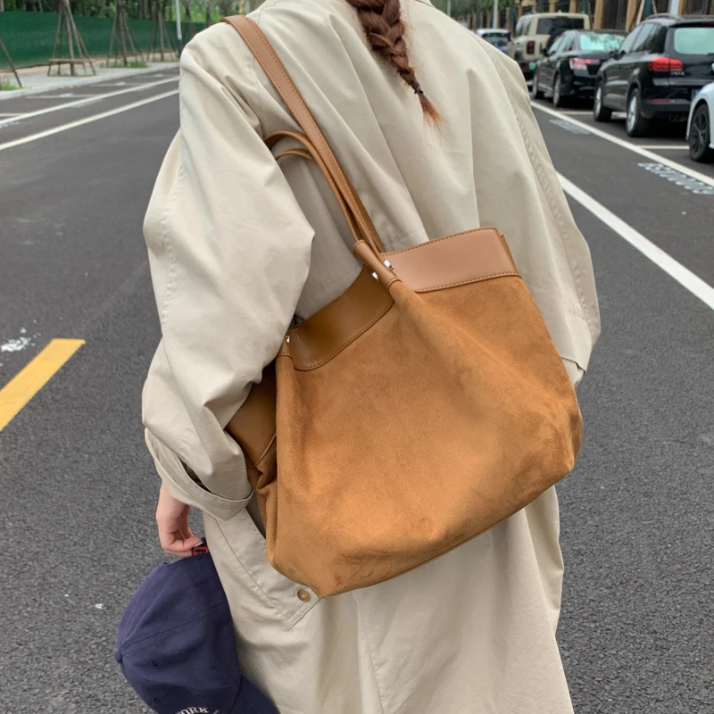 Luxury Brand Simple High-capacity PU Leather Hobo Bag Female Shoulder Bag 2025 Winter Retro Female New Handbags
Luxury Brand Simple High-capacity PU Leather Hobo Bag Female Shoulder Bag 2025 Winter Retro Female New Handbags