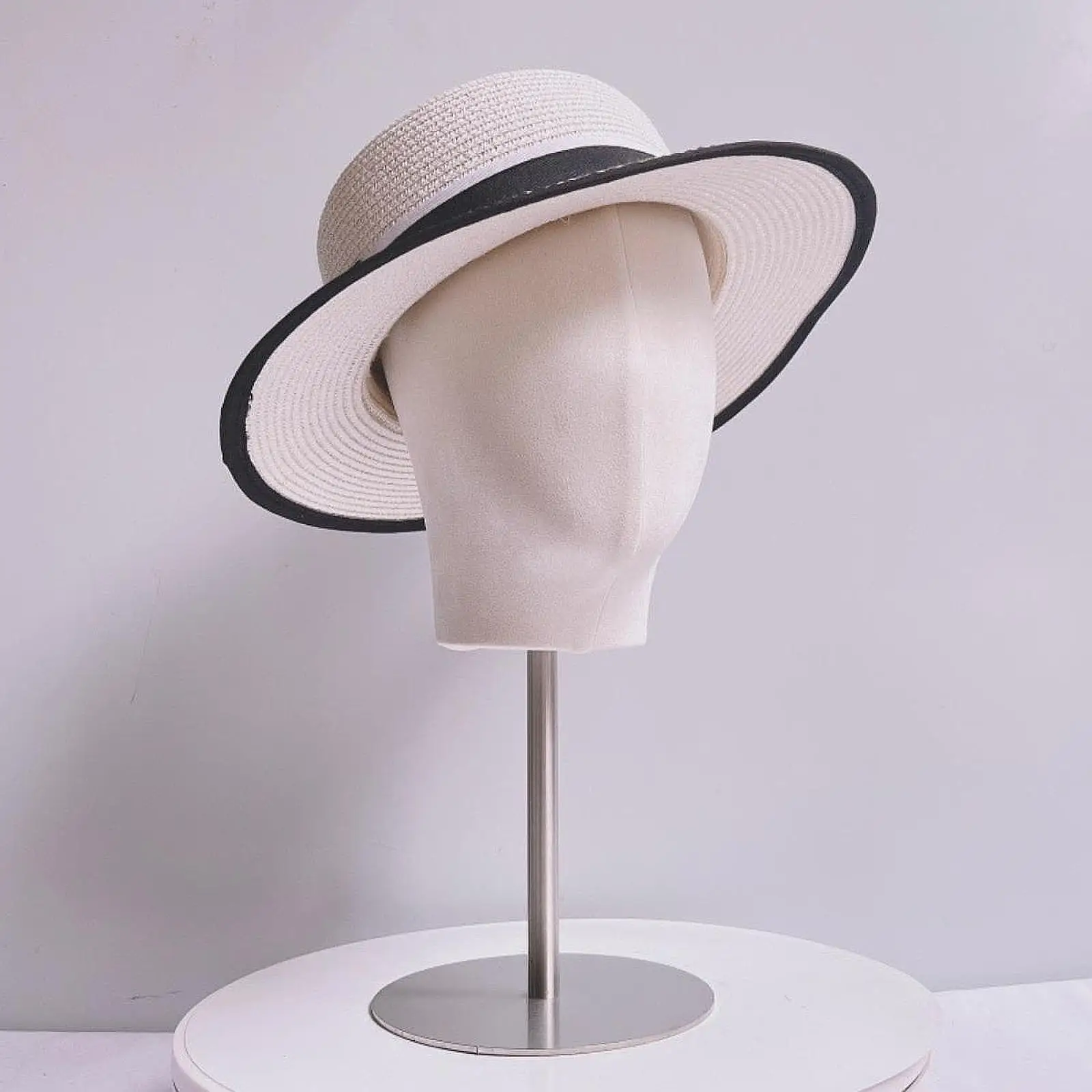 Hat Display Rack Female Mannequin Head for Wig Making Showcase Shopping Mall 
Hat Display Rack Female Mannequin Head for Wig Making Showcase Shopping Mall