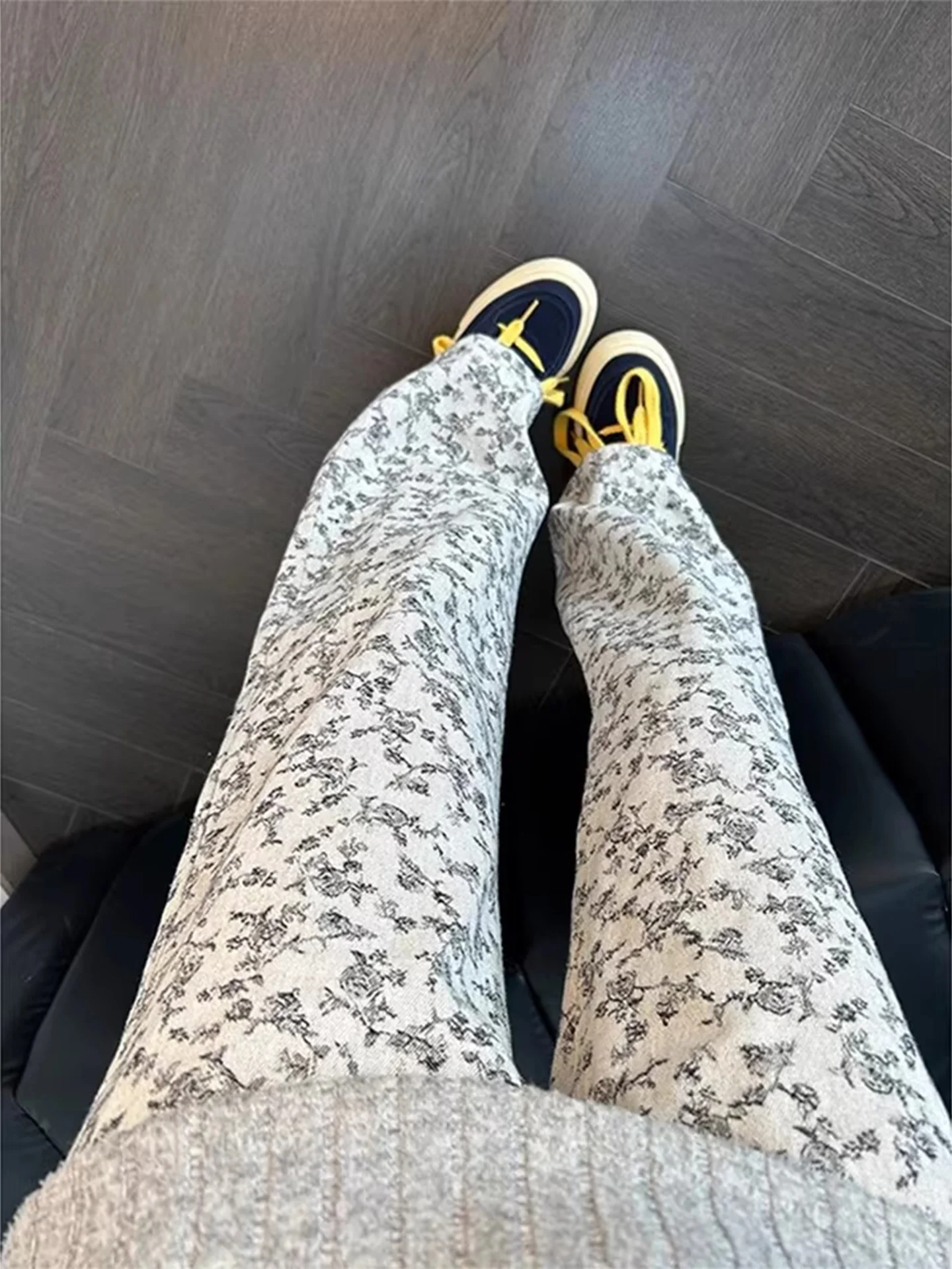 American Retro Floral Print Men's Jeans Cleanfit Straight Leg Micro Flared Pants Spring Autumn High Waist Denim Floral Pattern
American Retro Floral Print Men's Jeans Cleanfit Straight Leg Micro Flared Pants Spring Autumn High Waist Denim Floral Pattern