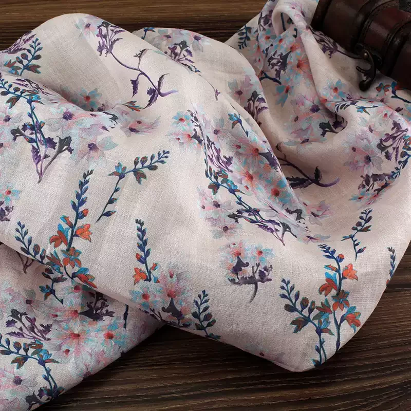100% light colored printed fabric made of ramie, suitable for making shirts, skirts, and DIY fabrics.
100% light colored printed fabric made of ramie, suitable for making shirts, skirts, and DIY fabrics.