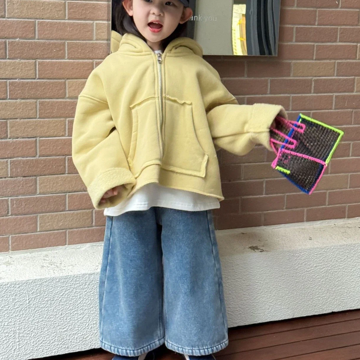 Girls Suit 2025 Autumn and Winter New Childrens Clothing Korean Style Girls Baby Plus Velvet Hooded Coat Jeans Two Sets
Girls Suit 2025 Autumn and Winter New Childrens Clothing Korean Style Girls Baby Plus Velvet Hooded Coat Jeans Two Sets