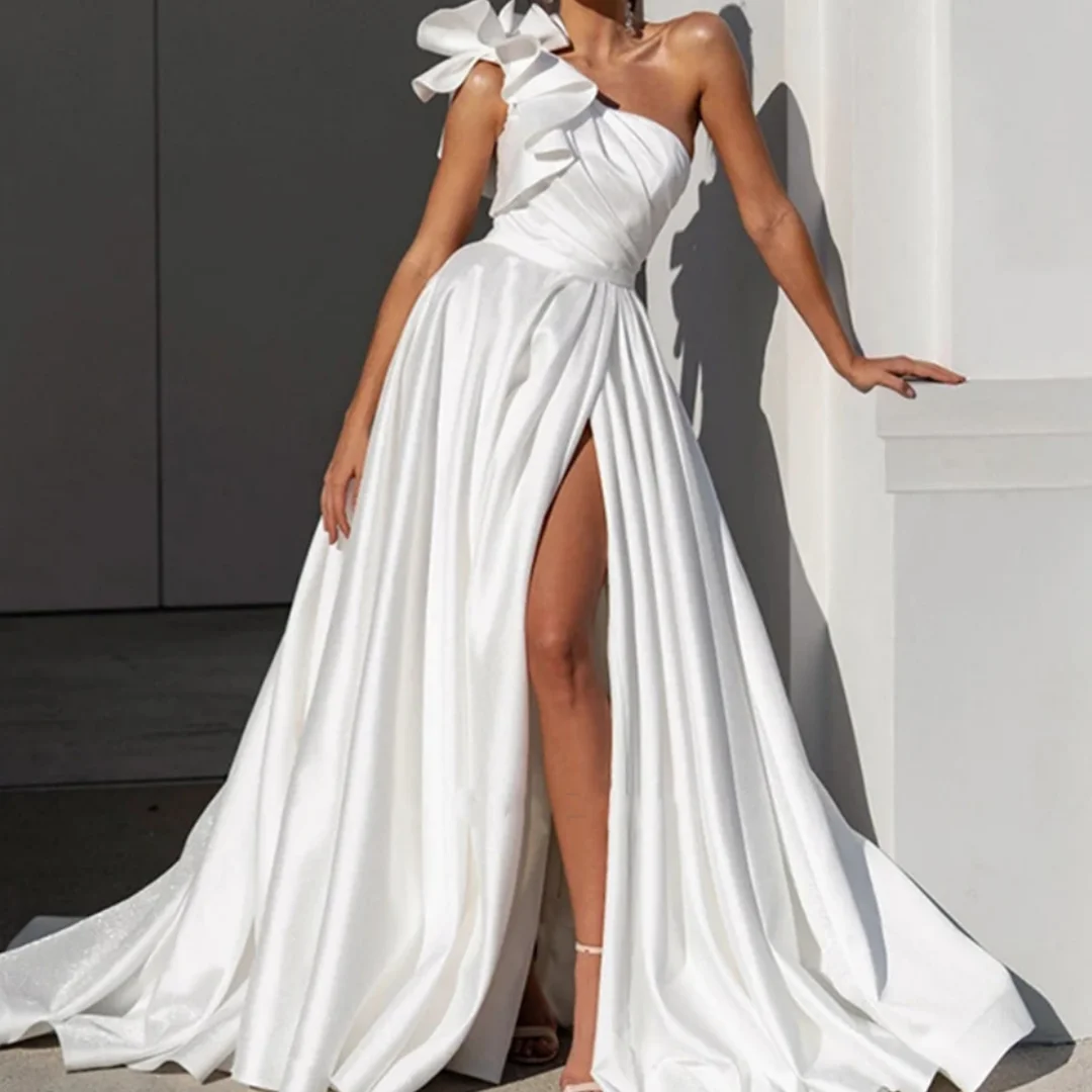 Stunning High Side Slit Long Floor Length Bridal Gown Ruffles One Shoulder A-Line Stain Wedding Dresses Customized
Stunning High Side Slit Long Floor Length Bridal Gown Ruffles One Shoulder A-Line Stain Wedding Dresses Customized
