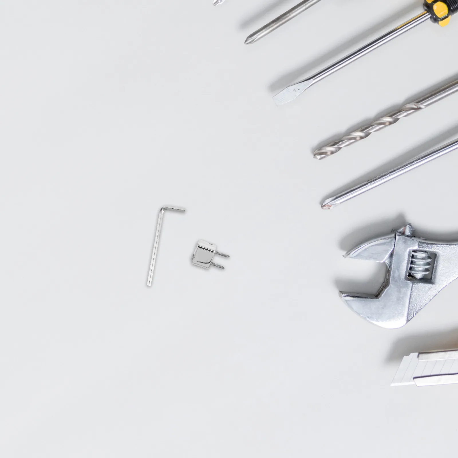 1Set Headless Guitar Locking Nut Copper Small Metal String Lock Retainer Silver 0.94x0.71x0.39 Inch Electric Bass Bridge Parts
1Set Headless Guitar Locking Nut Copper Small Metal String Lock Retainer Silver 0.94x0.71x0.39 Inch Electric Bass Bridge Parts