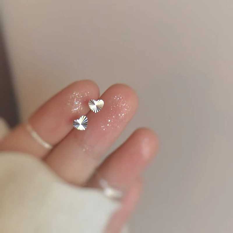 Silver Plated Tiny Cute Minimalist Heart Stud Earrings for Elegant Women Fine Jewelry Romantic Daily Accessories
Silver Plated Tiny Cute Minimalist Heart Stud Earrings for Elegant Women Fine Jewelry Romantic Daily Accessories