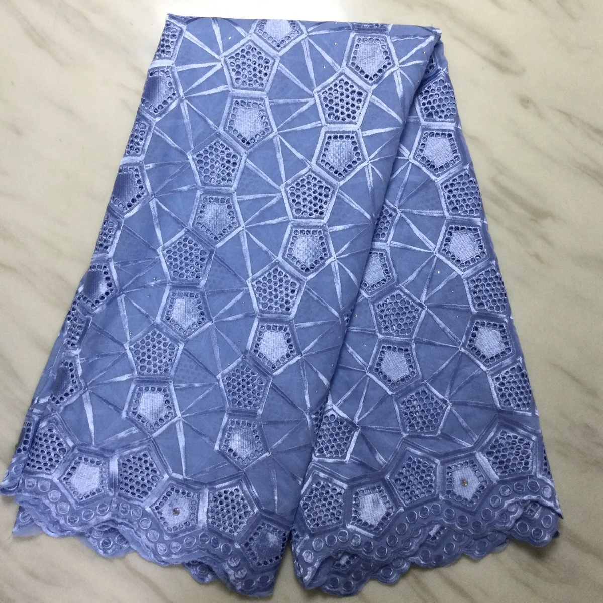 2021 Latest Swiss lace fabric Embroidery African Cotton Lace Fabric Swiss Voile Lace In Switzerland Popular Dubai Style KPL21129
2021 Latest Swiss lace fabric Embroidery African Cotton Lace Fabric Swiss Voile Lace In Switzerland Popular Dubai Style KPL21129