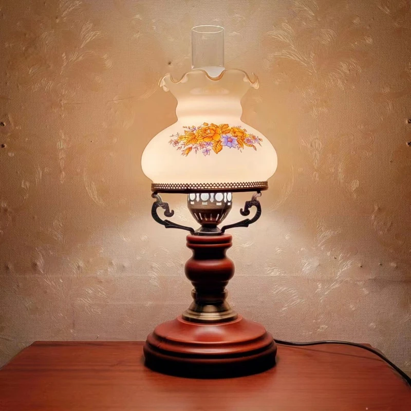 European-style old Shanghai pastoral retro nostalgic simple decorative desk lamp
European-style old Shanghai pastoral retro nostalgic simple decorative desk lamp