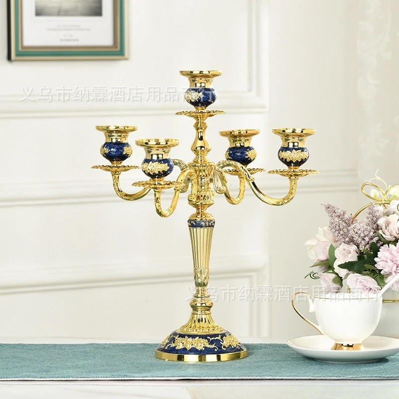 LH three-head candlestick luxury metal alloy high-end home classic ornament
LH three-head candlestick luxury metal alloy high-end home classic ornament
