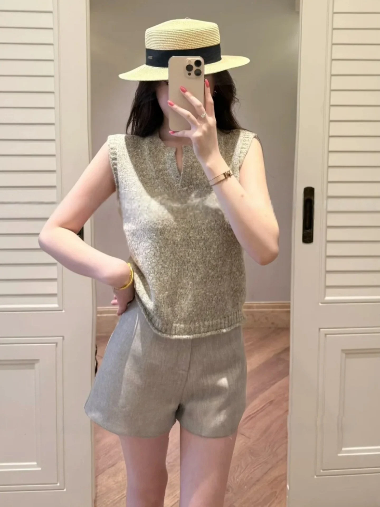Casual Linen Wide Leg A-Line Shorts Women's Style Loose Fit Flattering High Waist Comfortable Spring Summer Pants
Casual Linen Wide Leg A-Line Shorts Women's Style Loose Fit Flattering High Waist Comfortable Spring Summer Pants