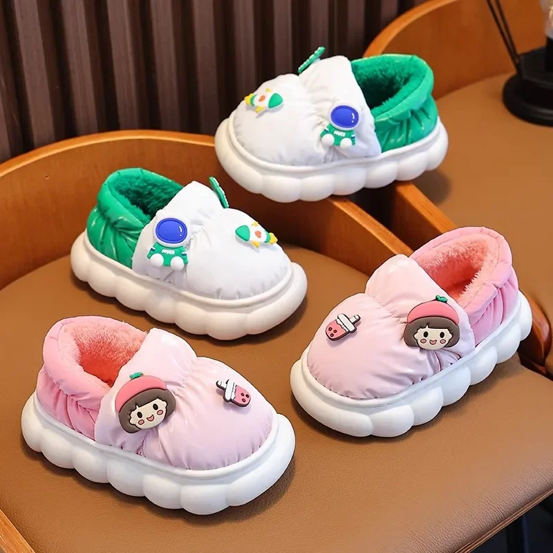 2025 New Children's Cotton Slippers for Girls in Winter Anti Slip and Waterproof for Boys Cute Baby Fur Slippers for Winter
2025 New Children's Cotton Slippers for Girls in Winter Anti Slip and Waterproof for Boys Cute Baby Fur Slippers for Winter