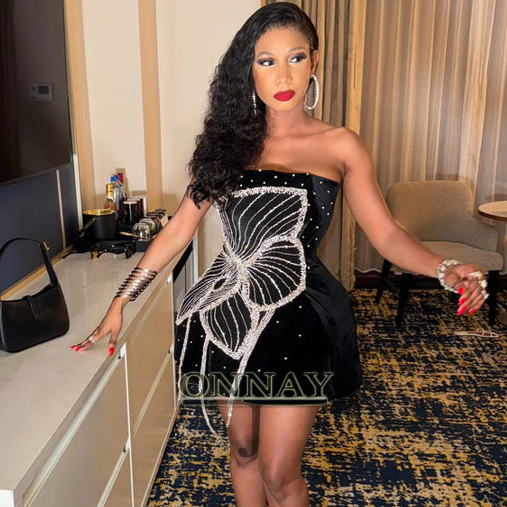 Customized Mini Black Velvet Homecoming Dresses Beads WomBeadsen Saudi Arabric Bespoke Occasion Birthday Party Cocktail Dress
Customized Mini Black Velvet Homecoming Dresses Beads WomBeadsen Saudi Arabric Bespoke Occasion Birthday Party Cocktail Dress