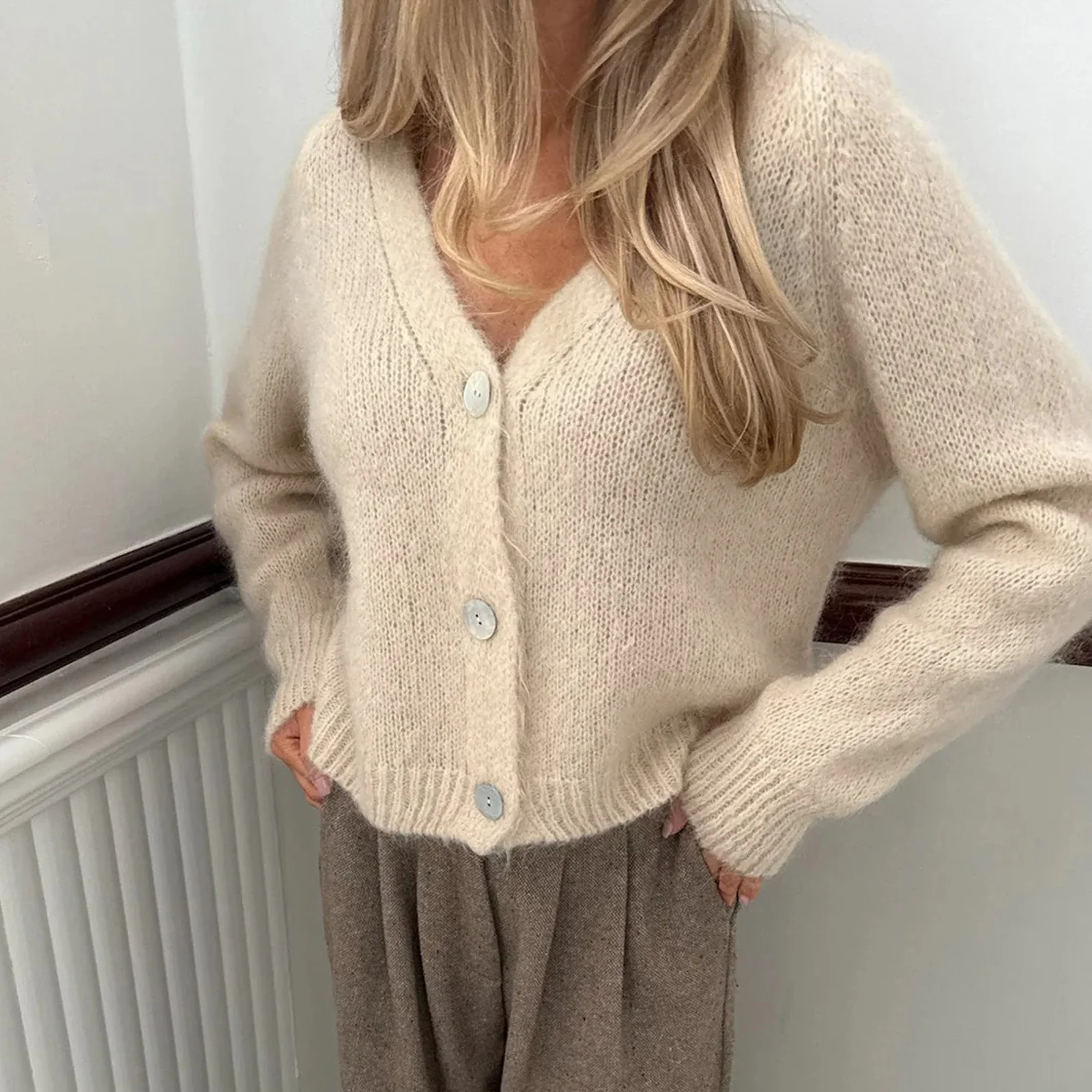 hirigin Women Basic Knitted Cardigan Solid Color V Neck Long Sleeve Button-up Crop Sweater Casual Winter Fall Clothes
hirigin Women Basic Knitted Cardigan Solid Color V Neck Long Sleeve Button-up Crop Sweater Casual Winter Fall Clothes