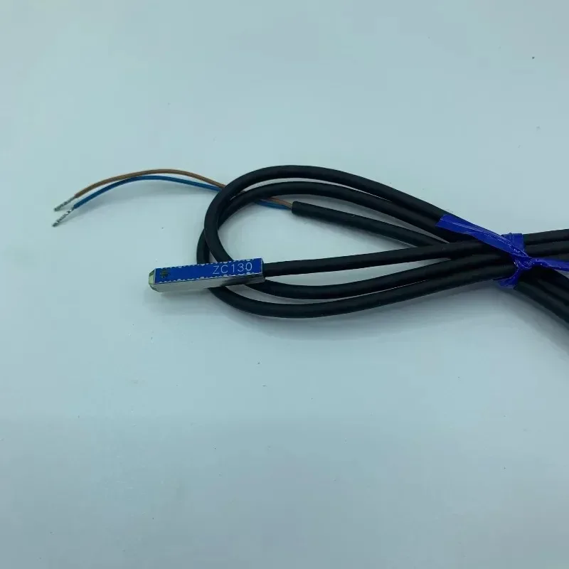Магнитный выключатель ZC130, 1 шт., в наличии
Магнитный выключатель ZC130, 1 шт., в наличии