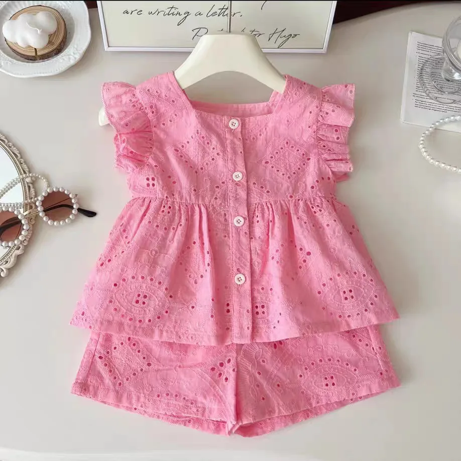 0-5 years old baby Korean summer style pink cotton small flying sleeves hollow top + shorts two-piece toddler vest suit
0-5 years old baby Korean summer style pink cotton small flying sleeves hollow top + shorts two-piece toddler vest suit