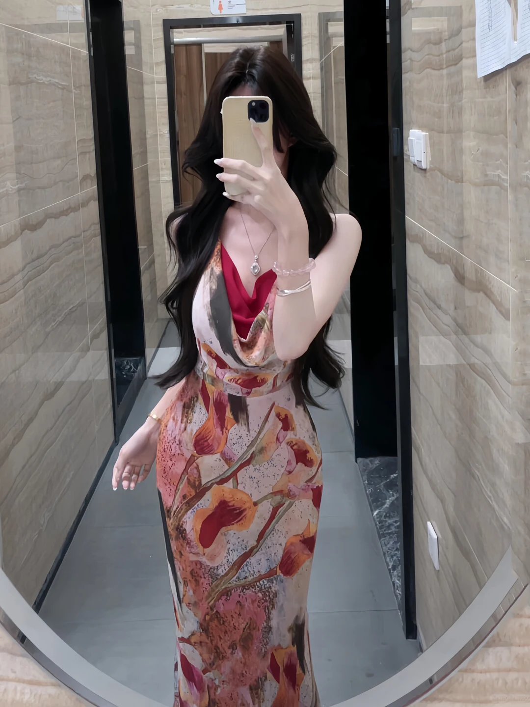 Elegant Vintage Floral Print Summer Dress Women's Sleeveless V-Neck Waist-Cinched Long Skirt Beach Vacation Style
Elegant Vintage Floral Print Summer Dress Women's Sleeveless V-Neck Waist-Cinched Long Skirt Beach Vacation Style