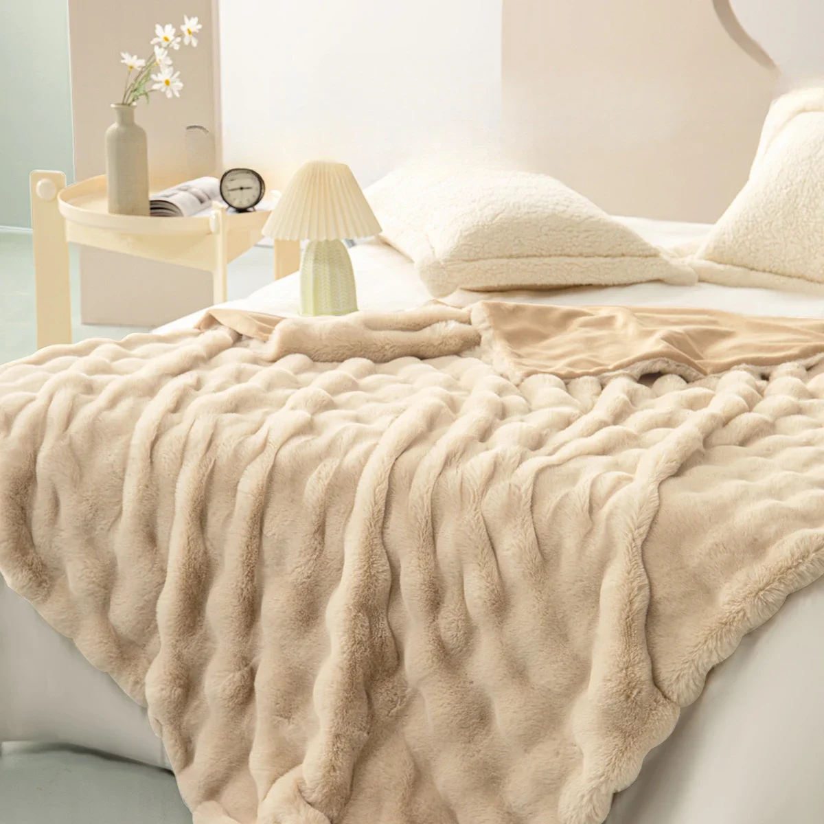 Imitation rabbit fleece blanket winter thickened sofa blanket office nap dormitory
Imitation rabbit fleece blanket winter thickened sofa blanket office nap dormitory