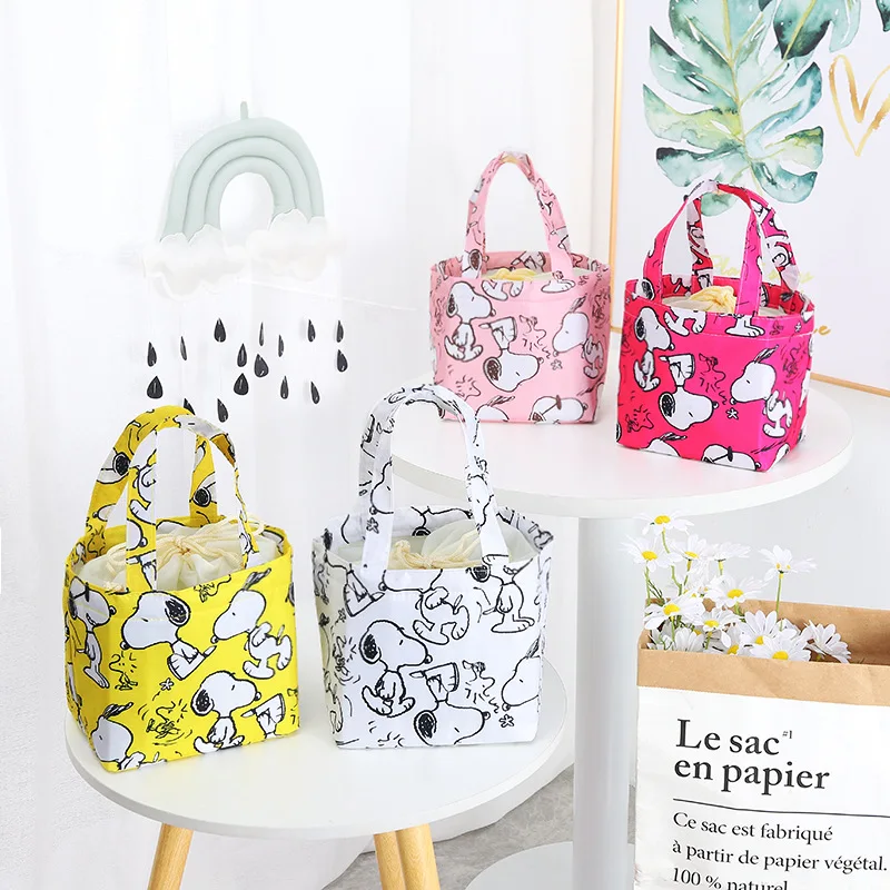 New Kawaii Snoopy Handheld Insulated Cooler Bag Cartoon Cute Lunch Bag Portable Lunch Box Outdoor Storage Bag Organizer Gift
New Kawaii Snoopy Handheld Insulated Cooler Bag Cartoon Cute Lunch Bag Portable Lunch Box Outdoor Storage Bag Organizer Gift