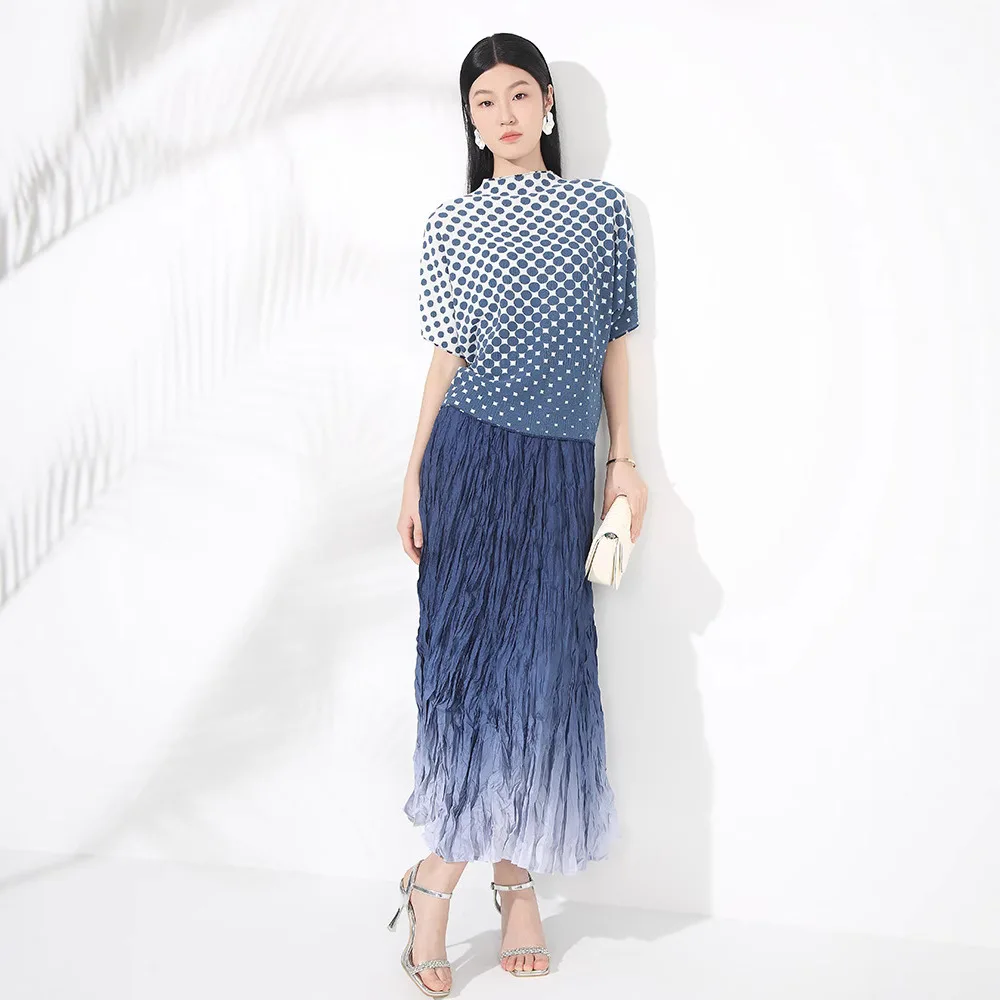 Miyake Pleated Suit for Women 2025 Handmade Pleated Loose Round Neck Pullover Top Gradient Color Pleated Skirt Two-piece Set
Miyake Pleated Suit for Women 2025 Handmade Pleated Loose Round Neck Pullover Top Gradient Color Pleated Skirt Two-piece Set