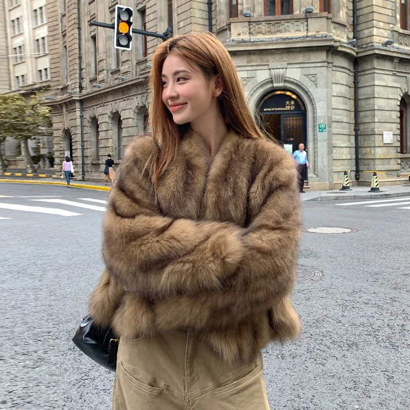 2025 Winter Women's Faux Fur Coats Fashion Stand Collar Short Jackets Warm Long Sleeve High Street Commute Lady Brown Outerwear
2025 Winter Women's Faux Fur Coats Fashion Stand Collar Short Jackets Warm Long Sleeve High Street Commute Lady Brown Outerwear