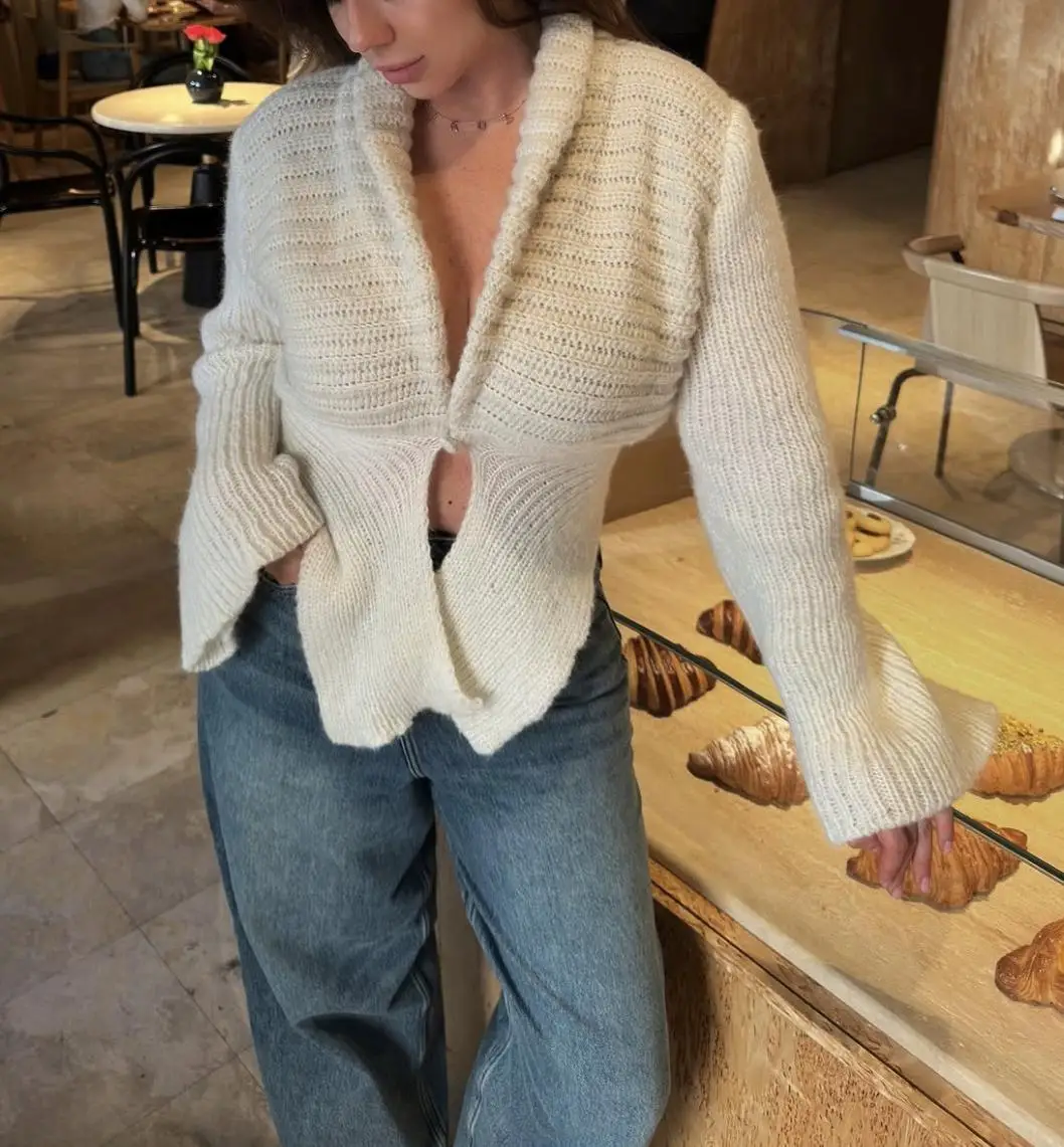 Новый женский вязаный кардиган на пуговицах, однотонный свитер с длинным рукавом и v-образным вырезом, неровный подол, куртка на весну и осень, S, M, L
Новый женский вязаный кардиган на пуговицах, однотонный свитер с длинным рукавом и v-образным вырезом, неровный подол, куртка на весну и осень, S, M, L