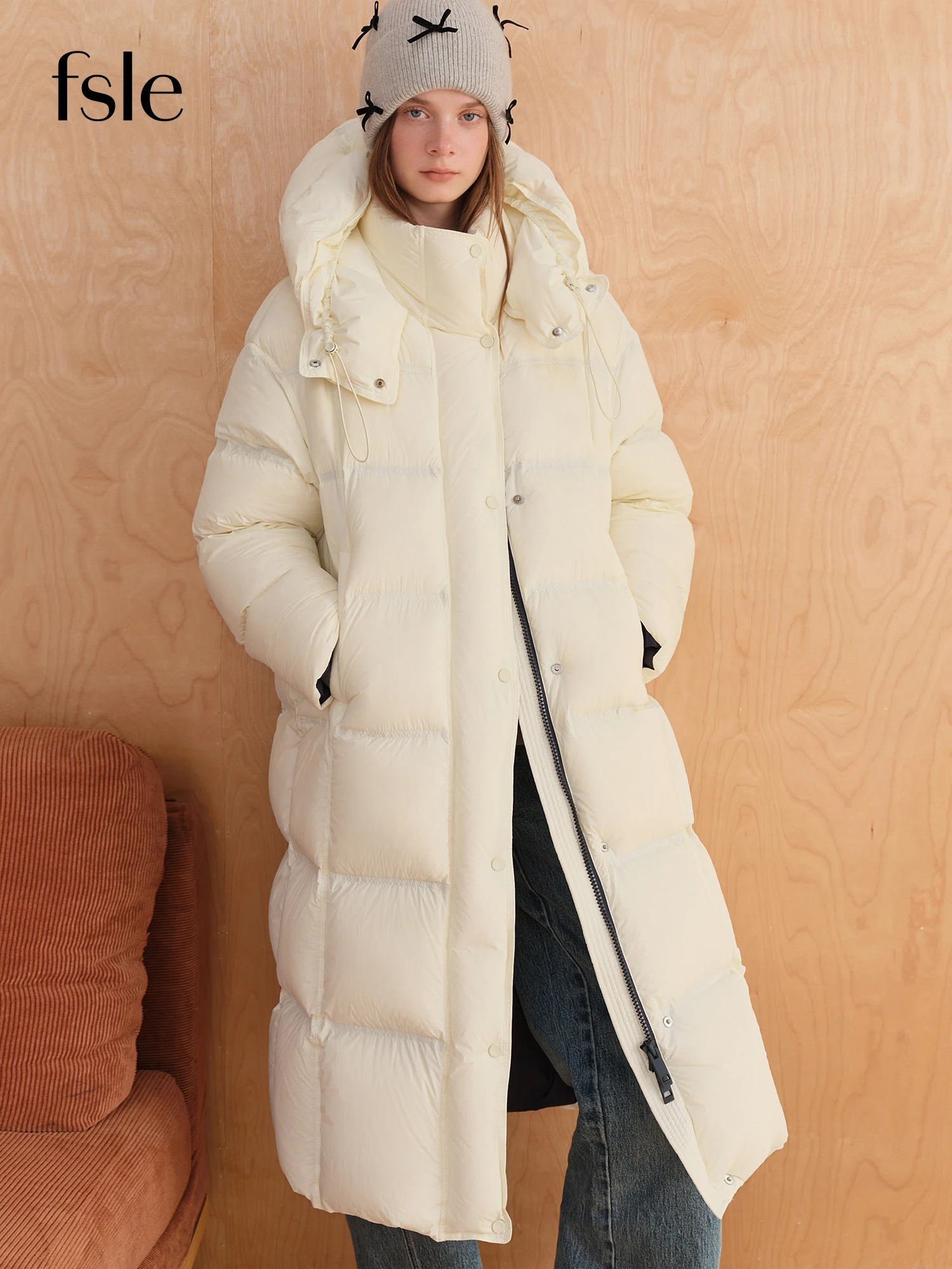 FSLE 2025 Winter New Women's Long Puffer Down Coat with Hood Two-Tone Color Block Thermal Insulated Jacket Heavy Warm Outerwear
FSLE 2025 Winter New Women's Long Puffer Down Coat with Hood Two-Tone Color Block Thermal Insulated Jacket Heavy Warm Outerwear