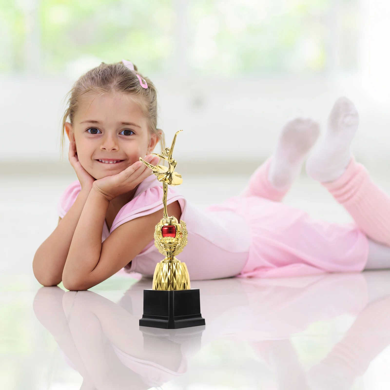 Ballet Dance Trophy 30cm Golden Dancing Girl Statue Kids Gifts Trophies for Dance Competition Kindergarten Graduation Souvenirs
Ballet Dance Trophy 30cm Golden Dancing Girl Statue Kids Gifts Trophies for Dance Competition Kindergarten Graduation Souvenirs