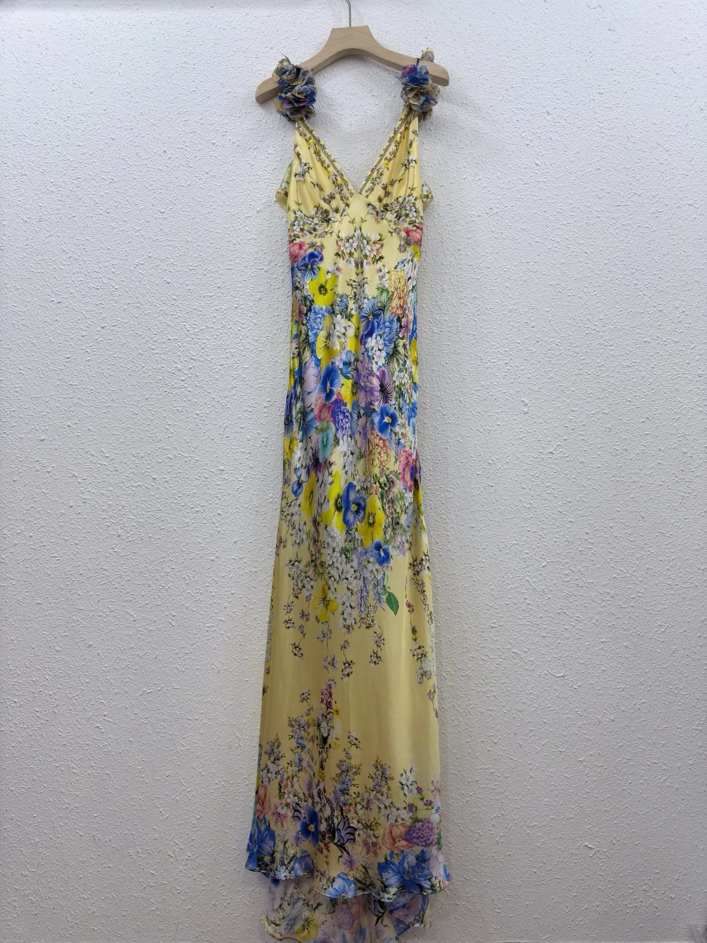 Elegant Yellow Floral Maxi Dress for Women 3D Flower Spaghetti Strap V Neck Satin Long Dress Summer Beach Vacation Wedding Guest
Elegant Yellow Floral Maxi Dress for Women 3D Flower Spaghetti Strap V Neck Satin Long Dress Summer Beach Vacation Wedding Guest