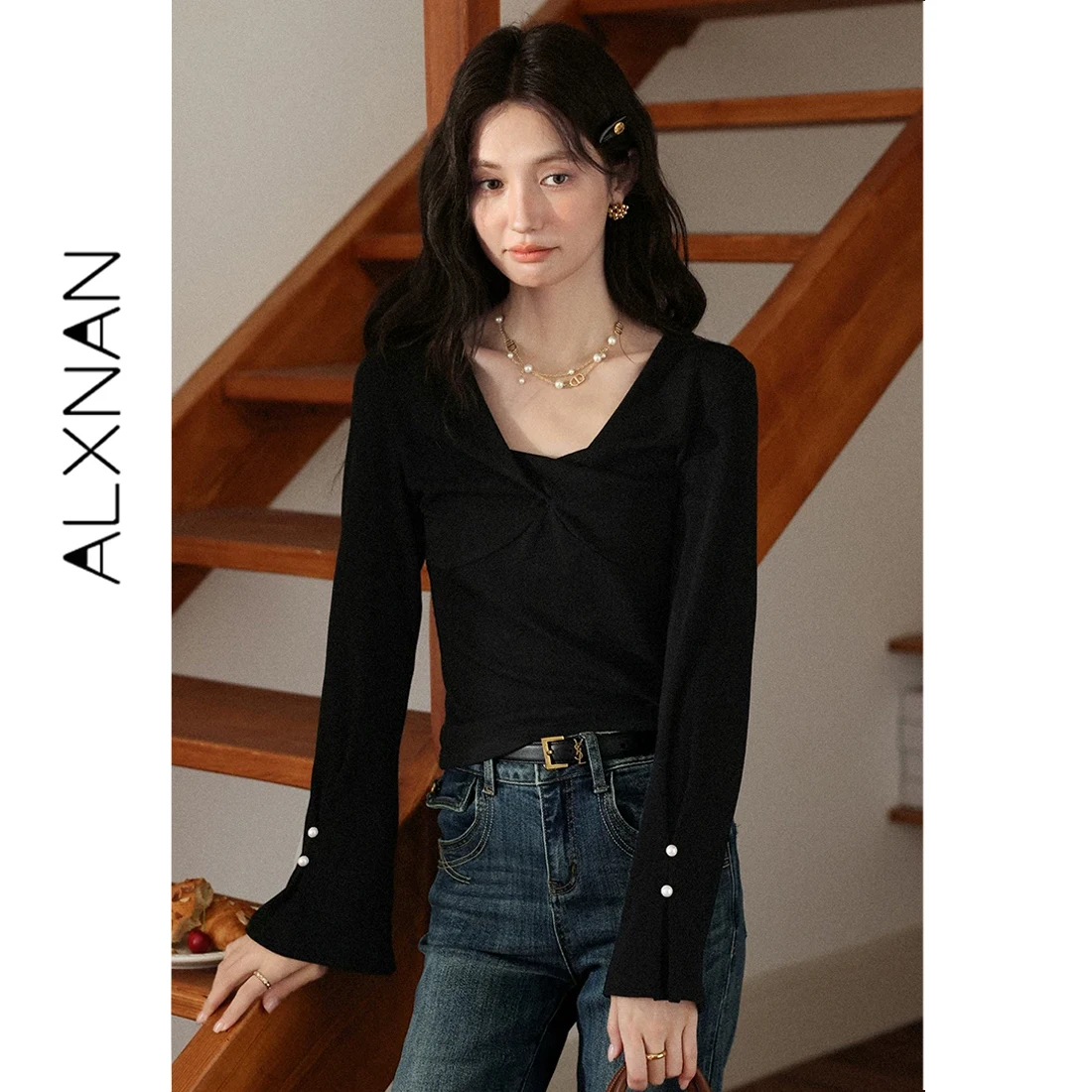 ALXNAN Black Woman's Pullovers Crossed Bow Neckline Pearl Cufflinks Tops 2026 Flared Sleeves Long Sleeve T-shirt Female L56859
ALXNAN Black Woman's Pullovers Crossed Bow Neckline Pearl Cufflinks Tops 2026 Flared Sleeves Long Sleeve T-shirt Female L56859