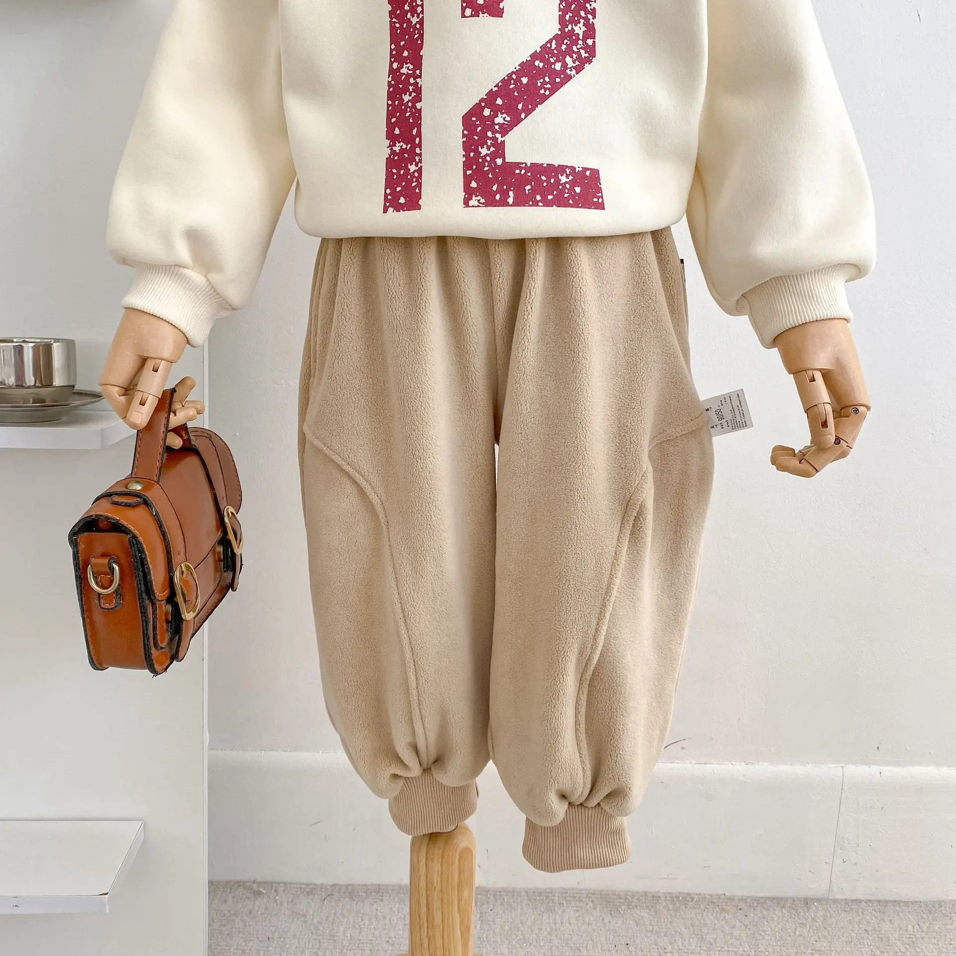 Весенне-осенние модные детские трусики-подгузники для мальчиков и девочек 1-3 лет, корейская версия, двусторонний велюр, повседневные, стильные
Весенне-осенние модные детские трусики-подгузники для мальчиков и девочек 1-3 лет, корейская версия, двусторонний велюр, повседневные, стильные