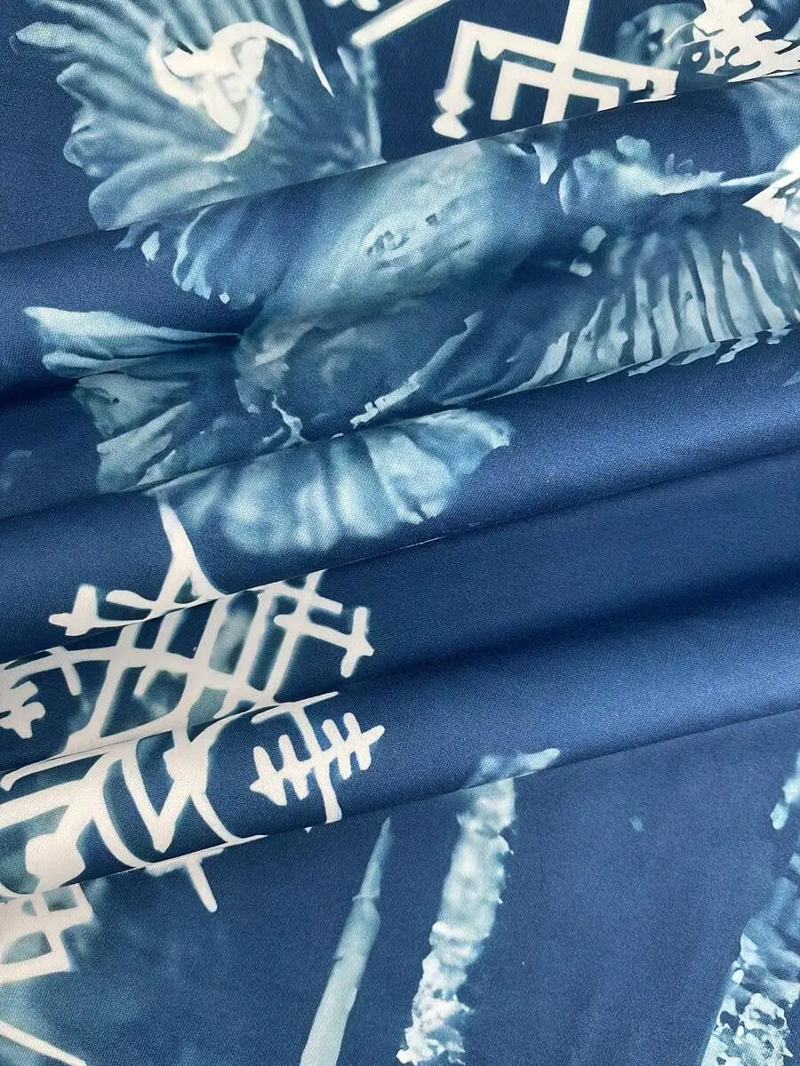 Cotton V-Neck Short Sleeve T-Shirt With Bird Print Machine Washable Casual Unisex
Cotton V-Neck Short Sleeve T-Shirt With Bird Print Machine Washable Casual Unisex