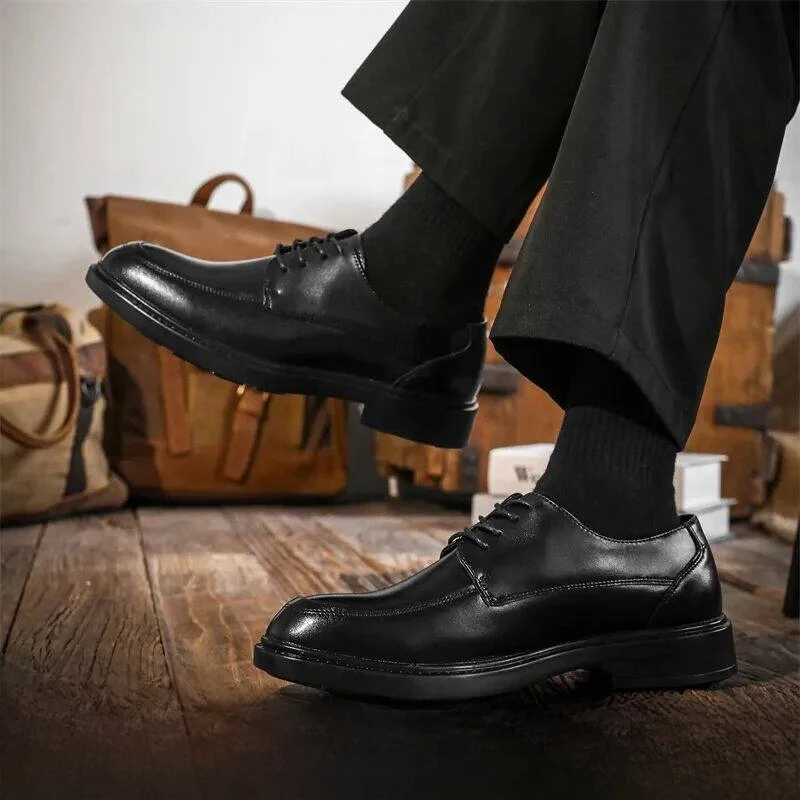 Elegant Gentleman's New Soft Leather Low-Top Men's Shoes British Business Style Casual Fashionable Leather Footwear
Elegant Gentleman's New Soft Leather Low-Top Men's Shoes British Business Style Casual Fashionable Leather Footwear