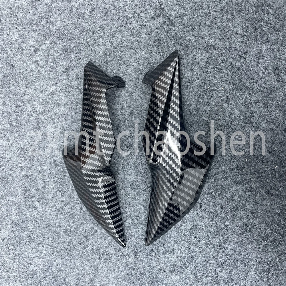 Carbon fiber coated fairing motorcycle hood side panels are suitable for Z900 2020, 2021, 2022, 2023, and 2024 20 21 22 23 24
Carbon fiber coated fairing motorcycle hood side panels are suitable for Z900 2020, 2021, 2022, 2023, and 2024 20 21 22 23 24