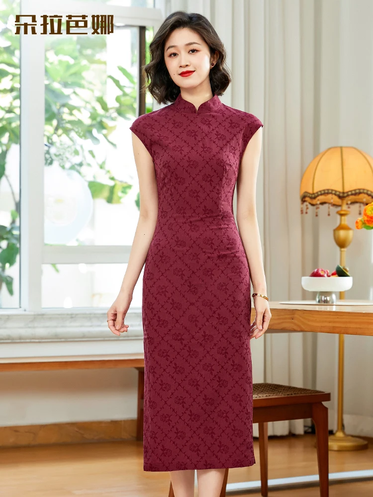 Dorabana Mommy Style Wine Red Breathable Cotton Polyester Blend Daily Wear Retro Floral Embroidery Long Qipao Dress
Dorabana Mommy Style Wine Red Breathable Cotton Polyester Blend Daily Wear Retro Floral Embroidery Long Qipao Dress