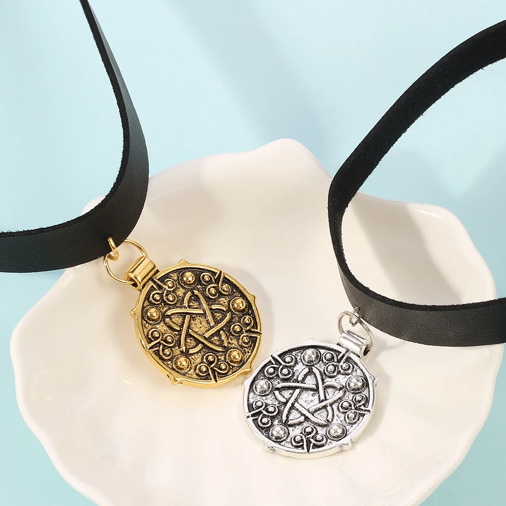 Fashion Minimalist Wizard 3 Leather Collar Necklace Exquisite Personality Cosplay Jewelry Accessory Gifts
Fashion Minimalist Wizard 3 Leather Collar Necklace Exquisite Personality Cosplay Jewelry Accessory Gifts
