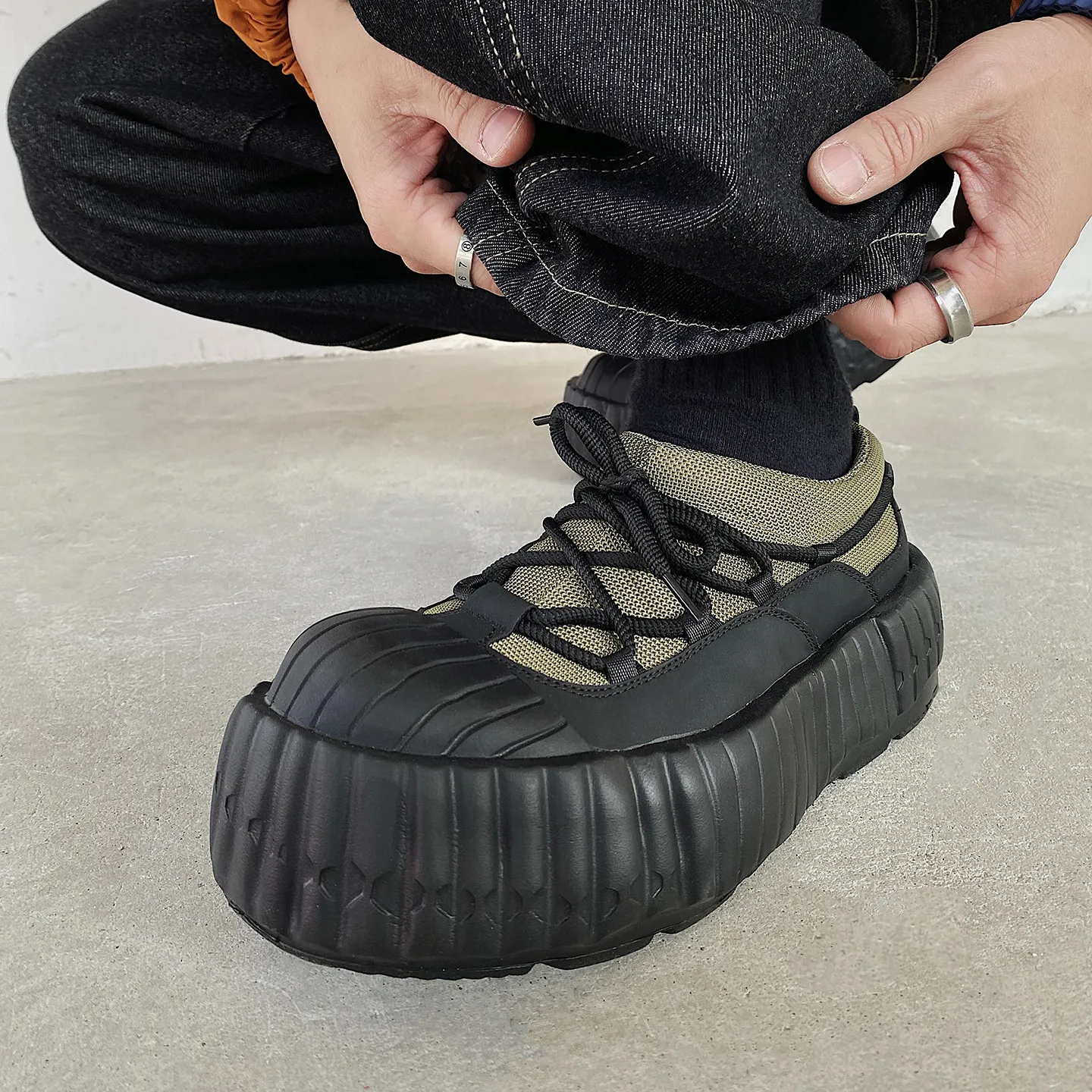 Outdoor Style Thick Bottom Mesh Sports Casual Shoes Men's Breathable Board Shoes Big Head Bread Shoes Original Men's Sh
Outdoor Style Thick Bottom Mesh Sports Casual Shoes Men's Breathable Board Shoes Big Head Bread Shoes Original Men's Sh