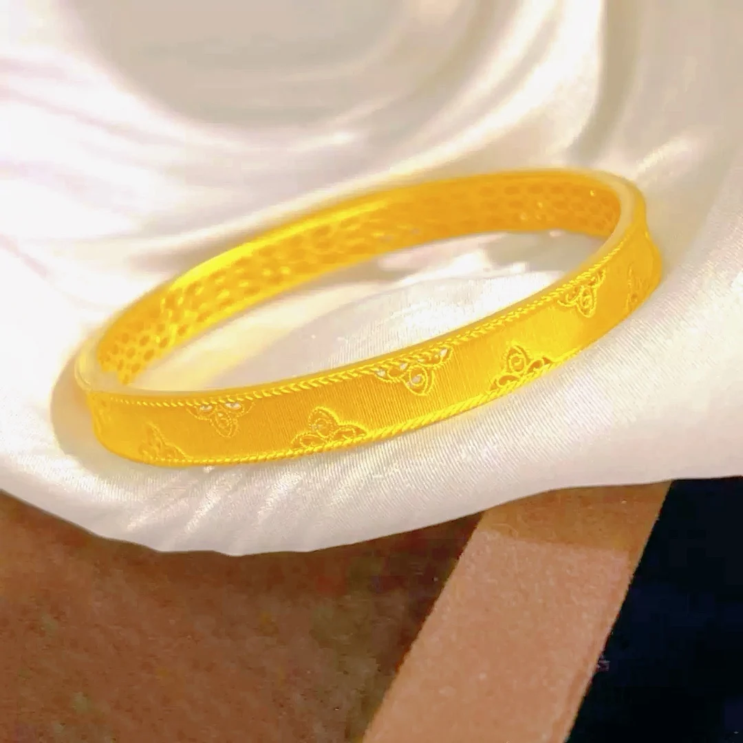 Grand Hollow Gold Silk Brocade Four-Leaf Window Grille Bracelet Women 24K Gold AU999 Full of Aura and Noble
Grand Hollow Gold Silk Brocade Four-Leaf Window Grille Bracelet Women 24K Gold AU999 Full of Aura and Noble