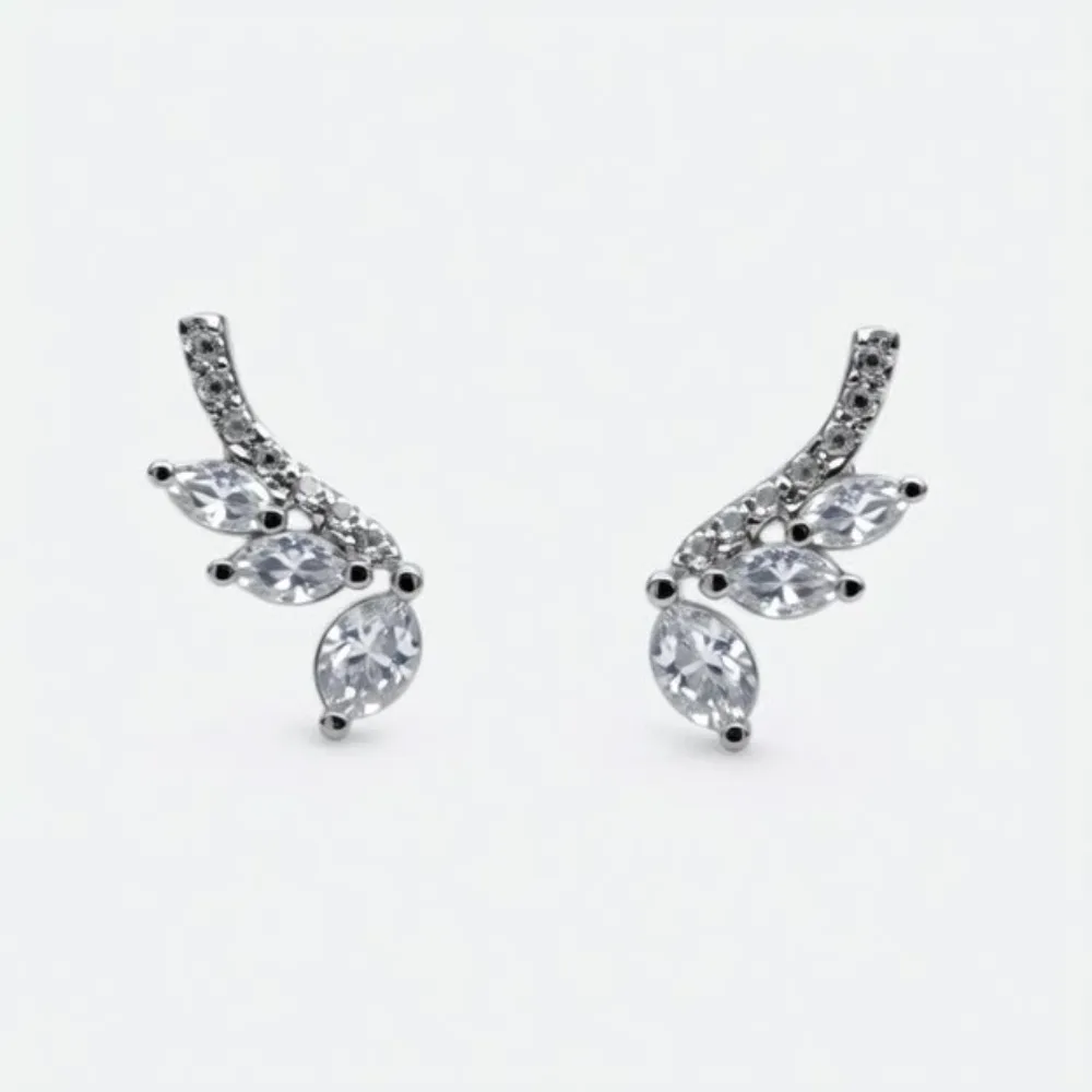 2025 Новые высококачественные серьги-гвоздики, элегантный дизайн, подчеркивающая женскую уникальную ауру, эксклюзивные легкие роскошные универсальные ювелирные изделия 
2025 Новые высококачественные серьги-гвоздики, элегантный дизайн, подчеркивающая женскую уникальную ауру, эксклюзивные легкие роскошные универсальные ювелирные изделия