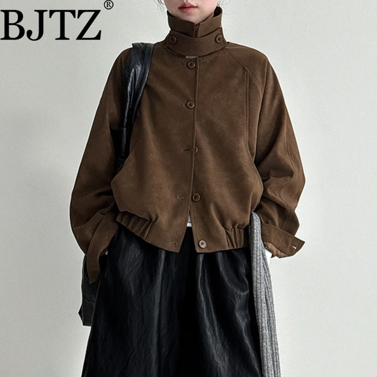 BJTZ женская винтажная негабаритная коричневая куртка из искусственной кожи с замшевой текстурой, дизайнерский стиль на осень 2024, модная тенденция, верхняя одежда
BJTZ женская винтажная негабаритная коричневая куртка из искусственной кожи с замшевой текстурой, дизайнерский стиль на осень 2024, модная тенденция, верхняя одежда