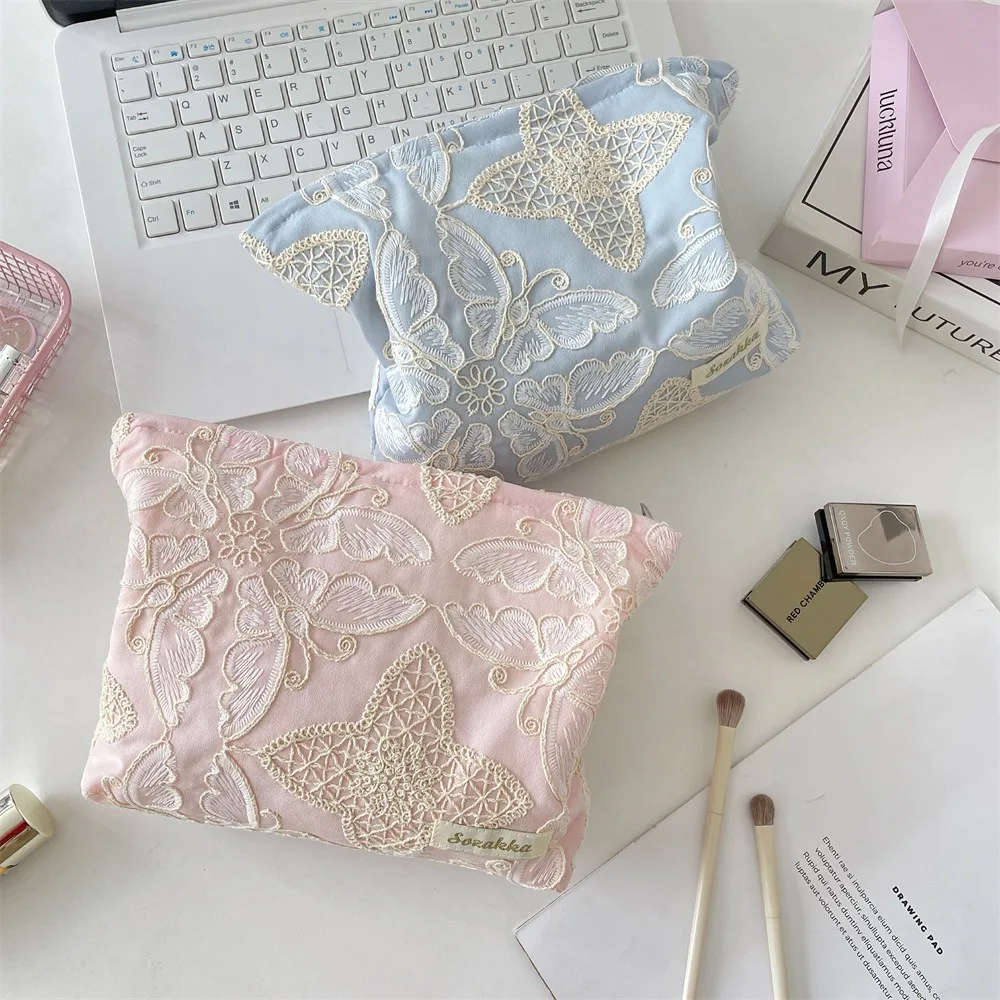 Embroidery Floral Embossed Makeup Bag Stylish Beautiful Cosmetic Bag Large Capacity Simple Storage Bag Suitable for Everyday Use
Embroidery Floral Embossed Makeup Bag Stylish Beautiful Cosmetic Bag Large Capacity Simple Storage Bag Suitable for Everyday Use