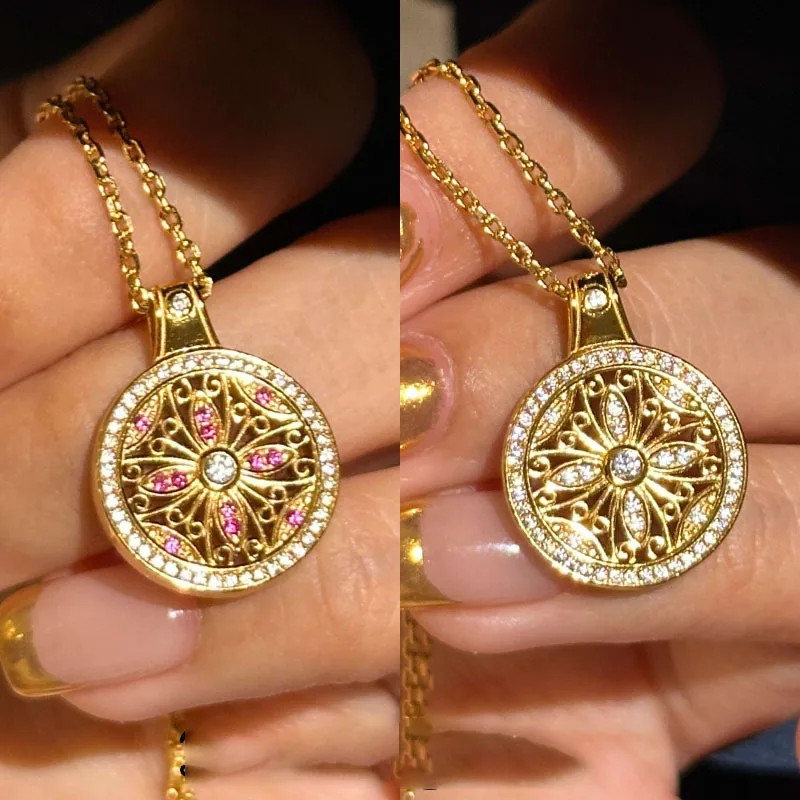 Luxury new in antique gold crafts double-sided pendant inlaid full diamond hollow out sunflower necklace fashion retro jewelry
Luxury new in antique gold crafts double-sided pendant inlaid full diamond hollow out sunflower necklace fashion retro jewelry