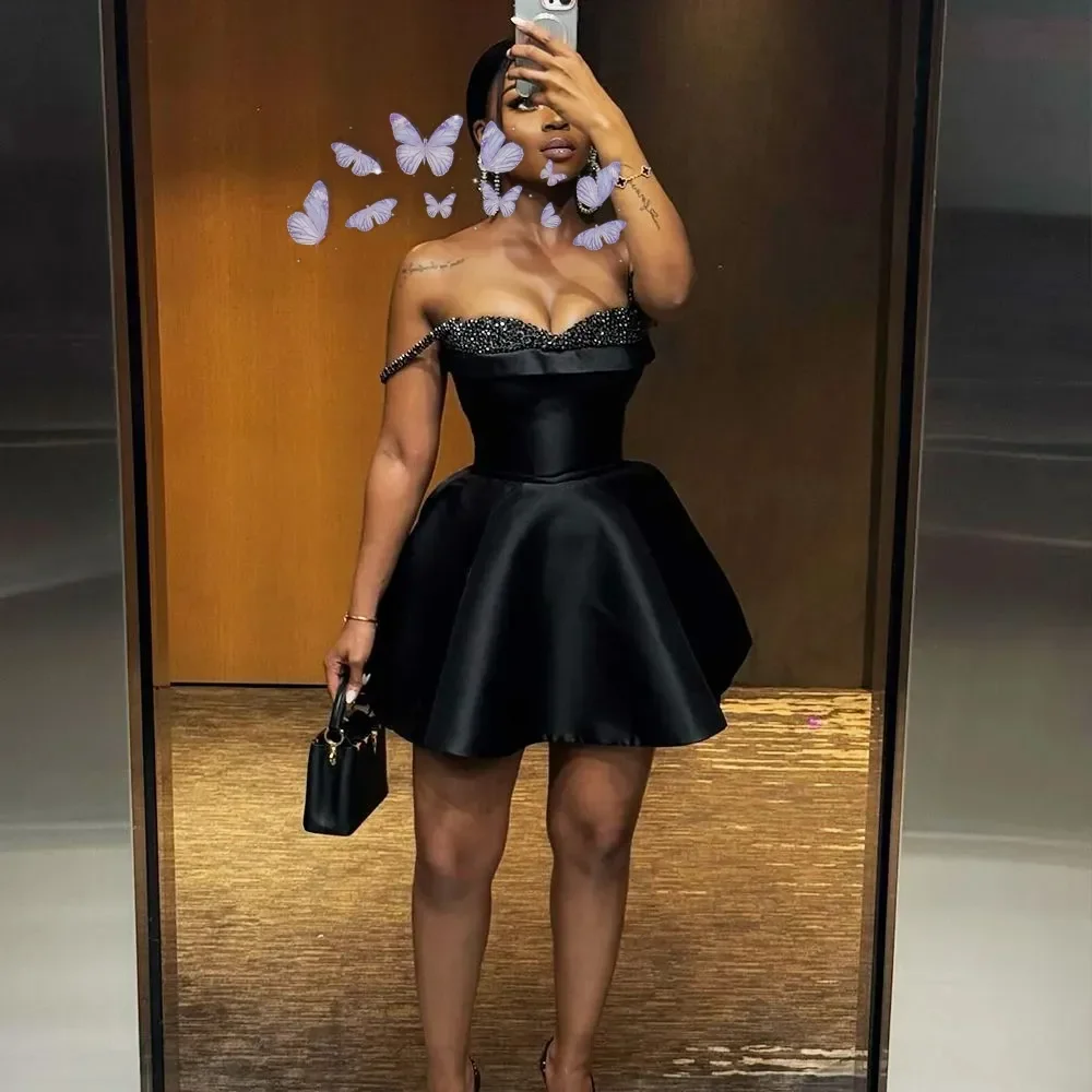 Черные коктейльные платья Aso Ebi, короткие платья для выпускного вечера с открытыми плечами, мини-платье для выпускного вечера, выпускные платья, кружевная форма с аппликацией
Черные коктейльные платья Aso Ebi, короткие платья для выпускного вечера с открытыми плечами, мини-платье для выпускного вечера, выпускные платья, кружевная форма с аппликацией