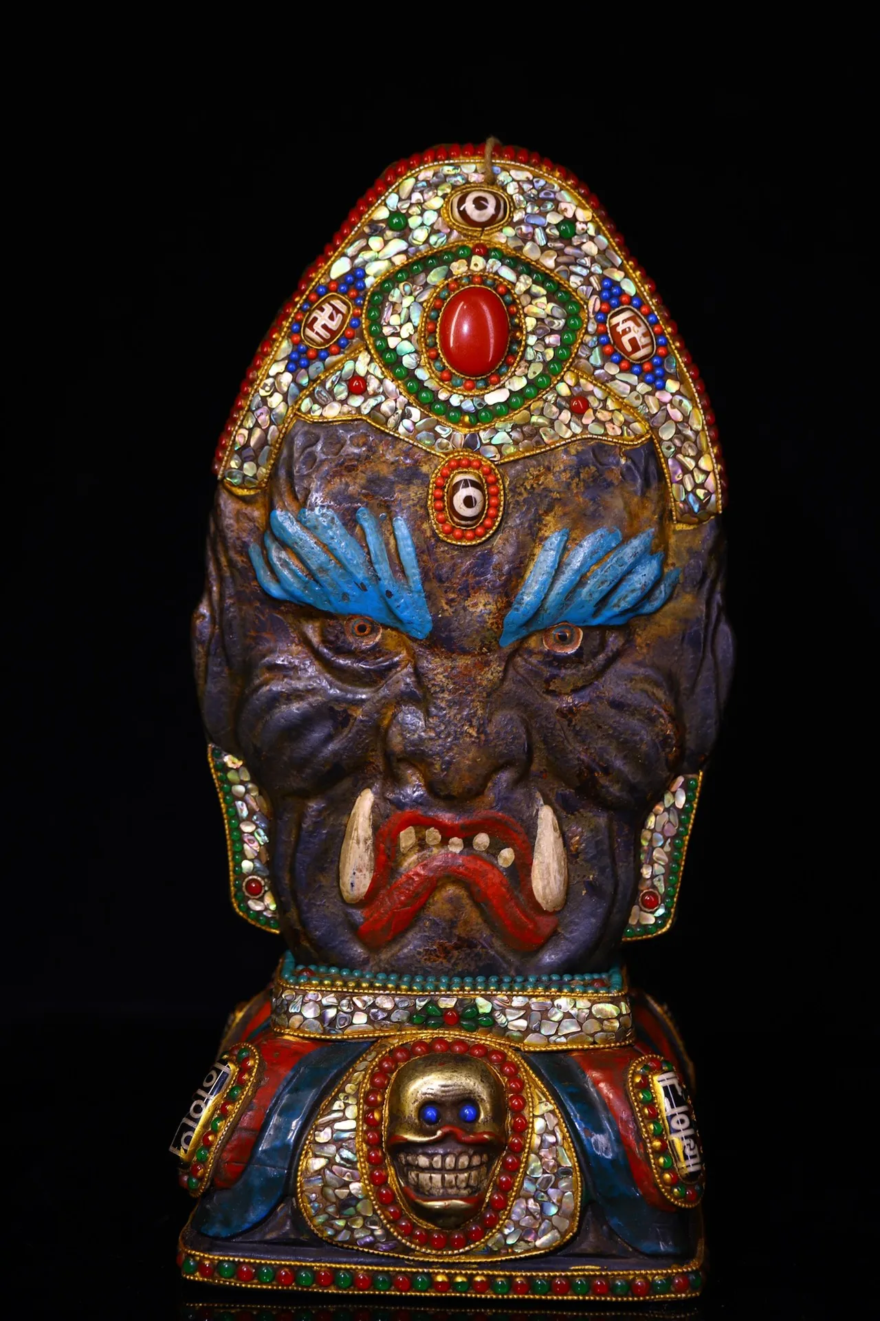 11"Tibetan Temple Collection Old Natural Meteorite Mosaic Gem gZi Beads Shell Mahakala Buddha Head Mask Skull Base Worship Hall
11"Tibetan Temple Collection Old Natural Meteorite Mosaic Gem gZi Beads Shell Mahakala Buddha Head Mask Skull Base Worship Hall