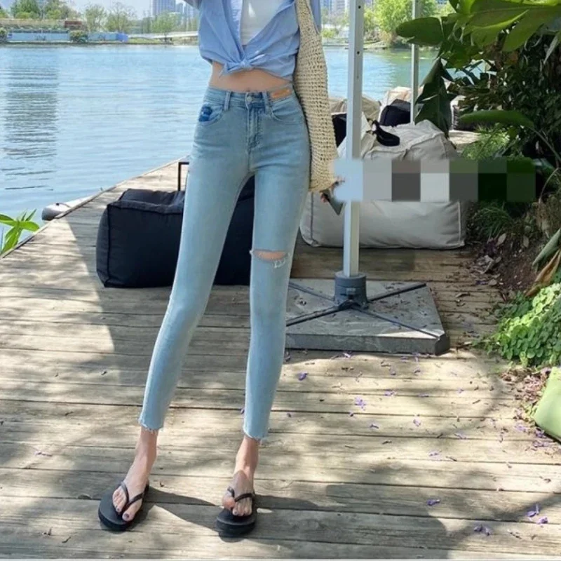 Pencil Skinny Pipe Trousers Slim Fit 2025 Fashion Womens Cropped Jeans Streetwear Clothing Aesthetic Shiny Denim Pants for Women
Pencil Skinny Pipe Trousers Slim Fit 2025 Fashion Womens Cropped Jeans Streetwear Clothing Aesthetic Shiny Denim Pants for Women