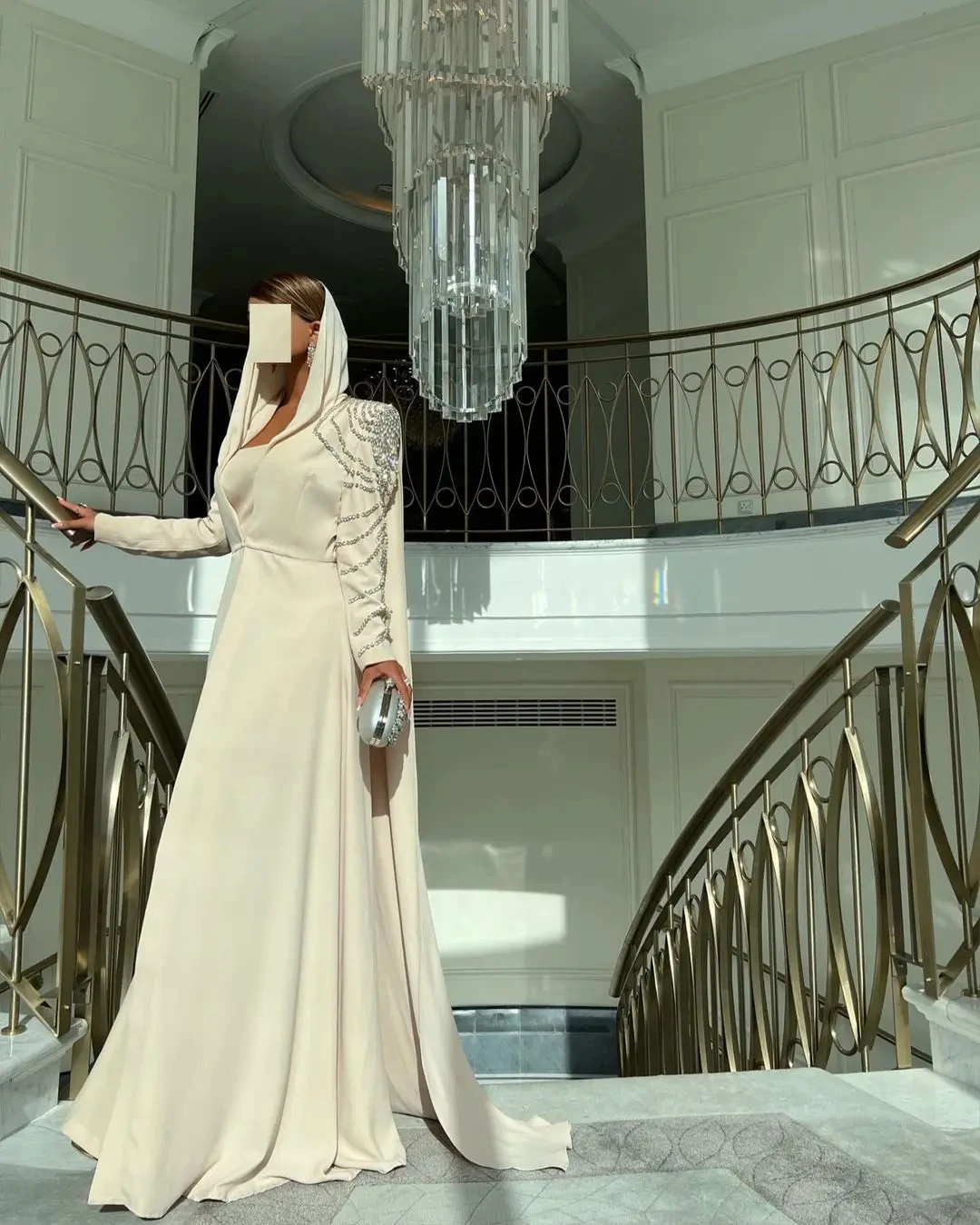 Customiz Ivory Boat Neck Floor Length Full Sleeve Sweetheart Beaded Prom Dress Back Cloak Head Hat Arabia Muslim Dubai 2023 فستا
Customiz Ivory Boat Neck Floor Length Full Sleeve Sweetheart Beaded Prom Dress Back Cloak Head Hat Arabia Muslim Dubai 2023 فستا