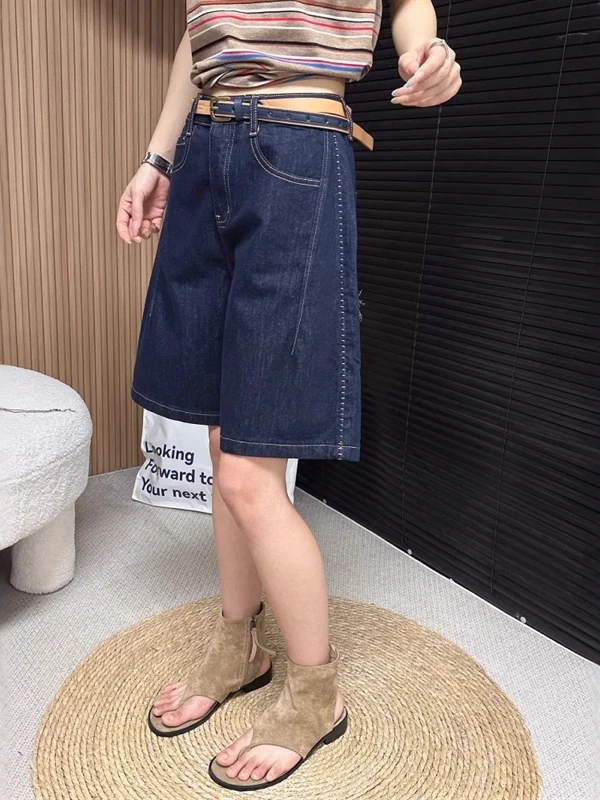 Джинсы женские летние с высокой талией, широкими штанинами, свободного кроя, прямые, средней длины, больших размеров, повседневные, облегающие, цвета «глубокий синий»
Джинсы женские летние с высокой талией, широкими штанинами, свободного кроя, прямые, средней длины, больших размеров, повседневные, облегающие, цвета «глубокий синий»