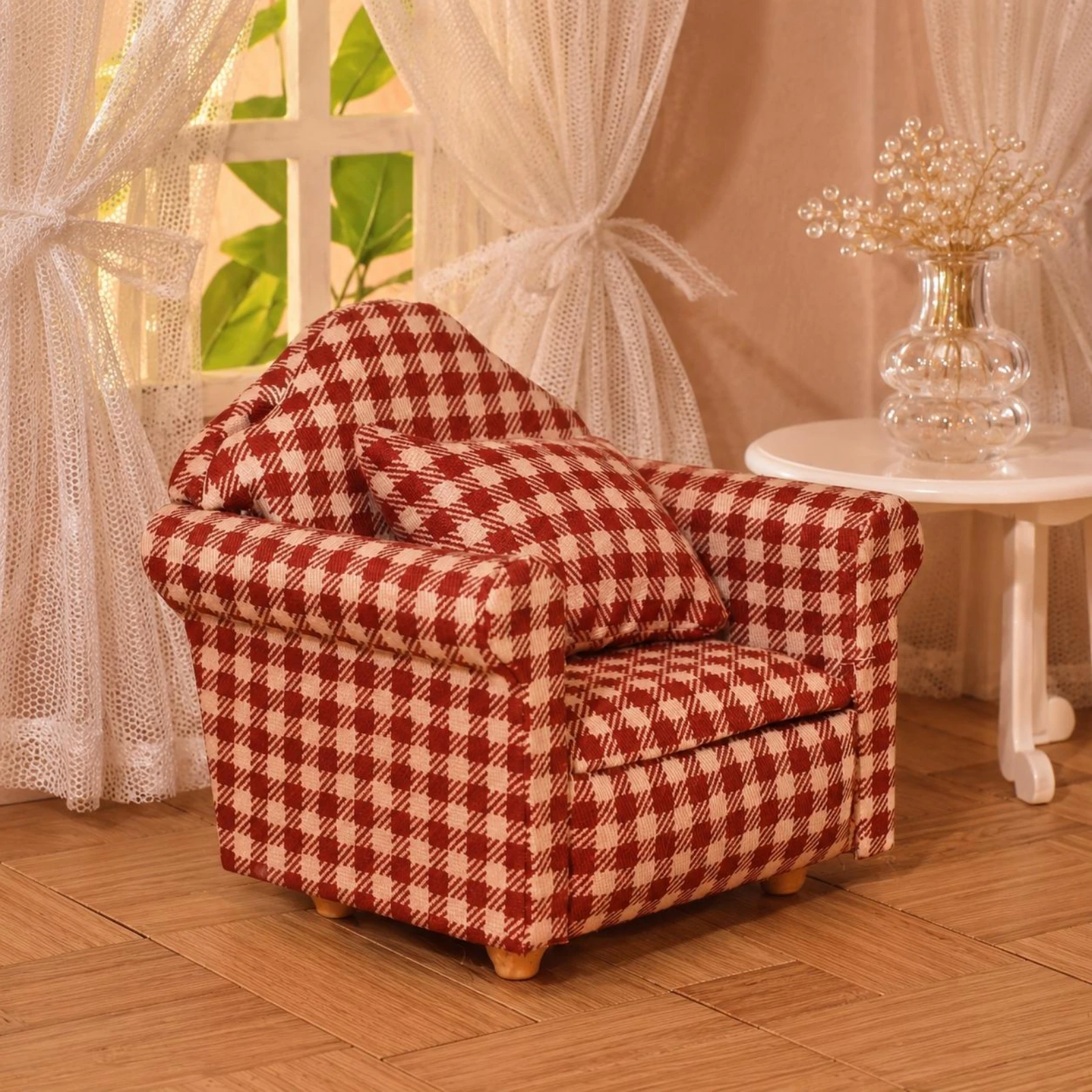1:12 Dollhouse Sofa Padded Armrests Checkered Upholstered Sofa Dollhouse Couch Wood and Textile Miniature Furniture Cushioned
1:12 Dollhouse Sofa Padded Armrests Checkered Upholstered Sofa Dollhouse Couch Wood and Textile Miniature Furniture Cushioned