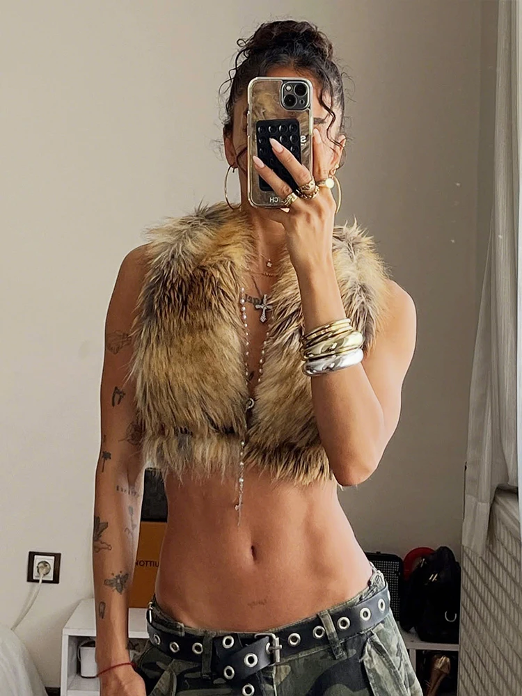 Gradient Fluffy Vest Women Halter Backless Sexy Hottie Hip-Hop Style Midnight Wild Party Sweetwear Fashion Coquett Tops
Gradient Fluffy Vest Women Halter Backless Sexy Hottie Hip-Hop Style Midnight Wild Party Sweetwear Fashion Coquett Tops