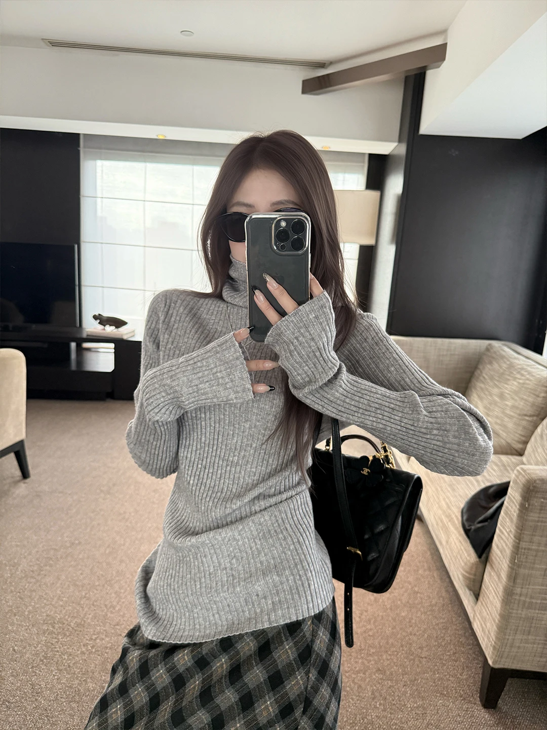 Thickened High Collar Knitted Base Shirt Women's Autumn Winter Slim Fit Inner Wear High End Feeling Loose Sweater
Thickened High Collar Knitted Base Shirt Women's Autumn Winter Slim Fit Inner Wear High End Feeling Loose Sweater