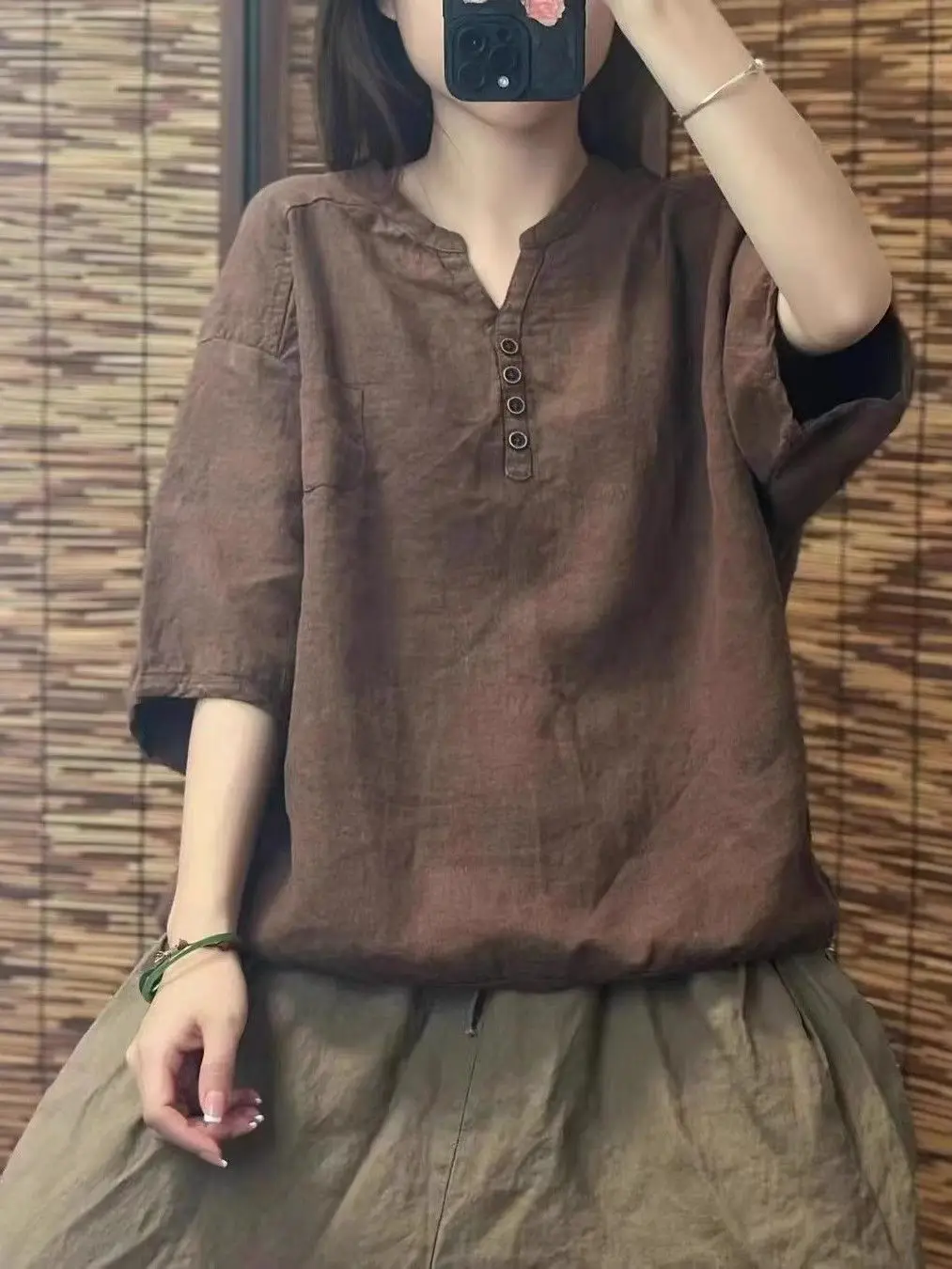 Summer 2026 New Artistic Cotton Linen Embroidered Stand Collar Loose Fit Slimming Five Sleeve Thin Shirt Women's Fashion
Summer 2026 New Artistic Cotton Linen Embroidered Stand Collar Loose Fit Slimming Five Sleeve Thin Shirt Women's Fashion
