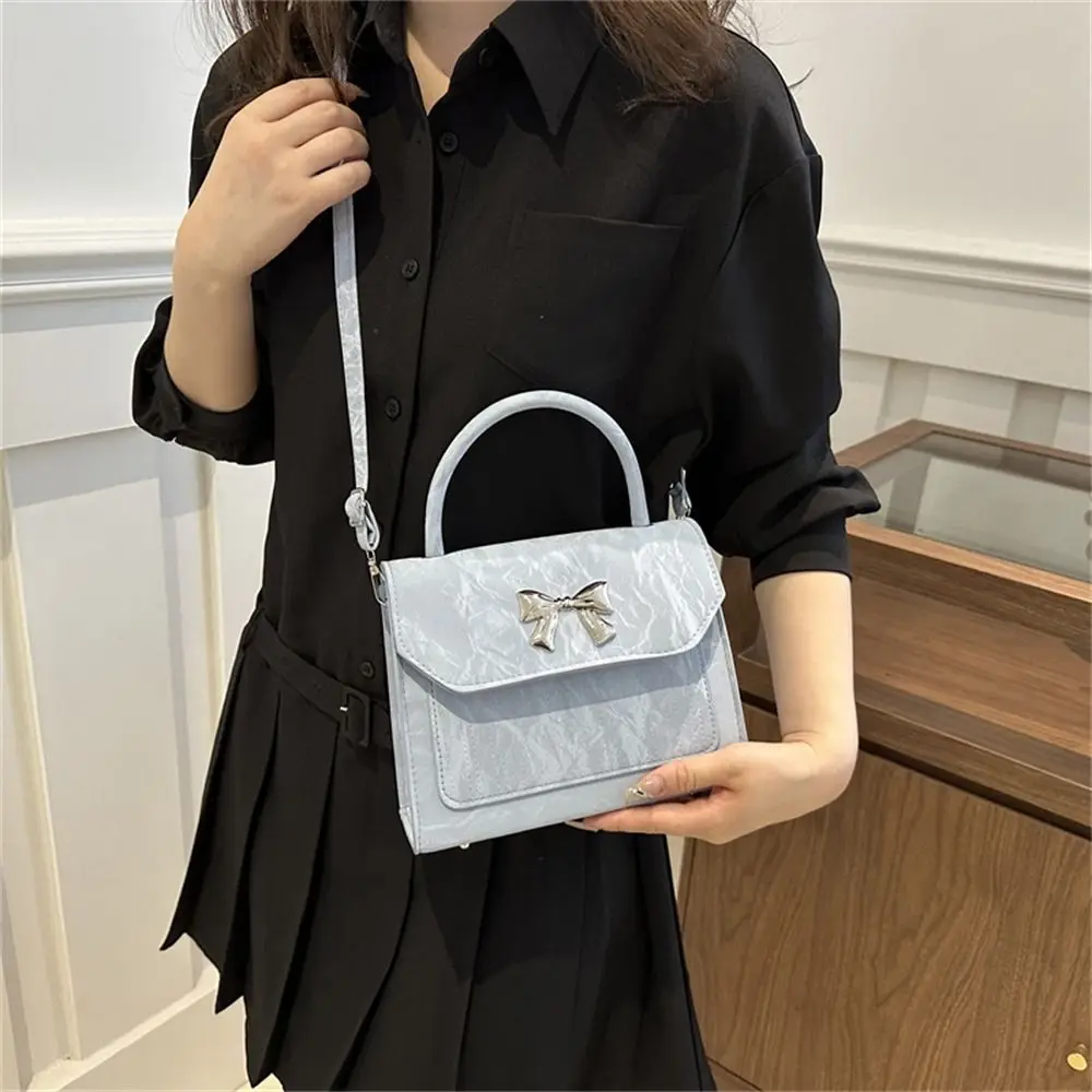 PU Leather Shoulder Bag Fashionable Portable Large Capacity Crossbody Bag Messenger Bag for Travel
PU Leather Shoulder Bag Fashionable Portable Large Capacity Crossbody Bag Messenger Bag for Travel